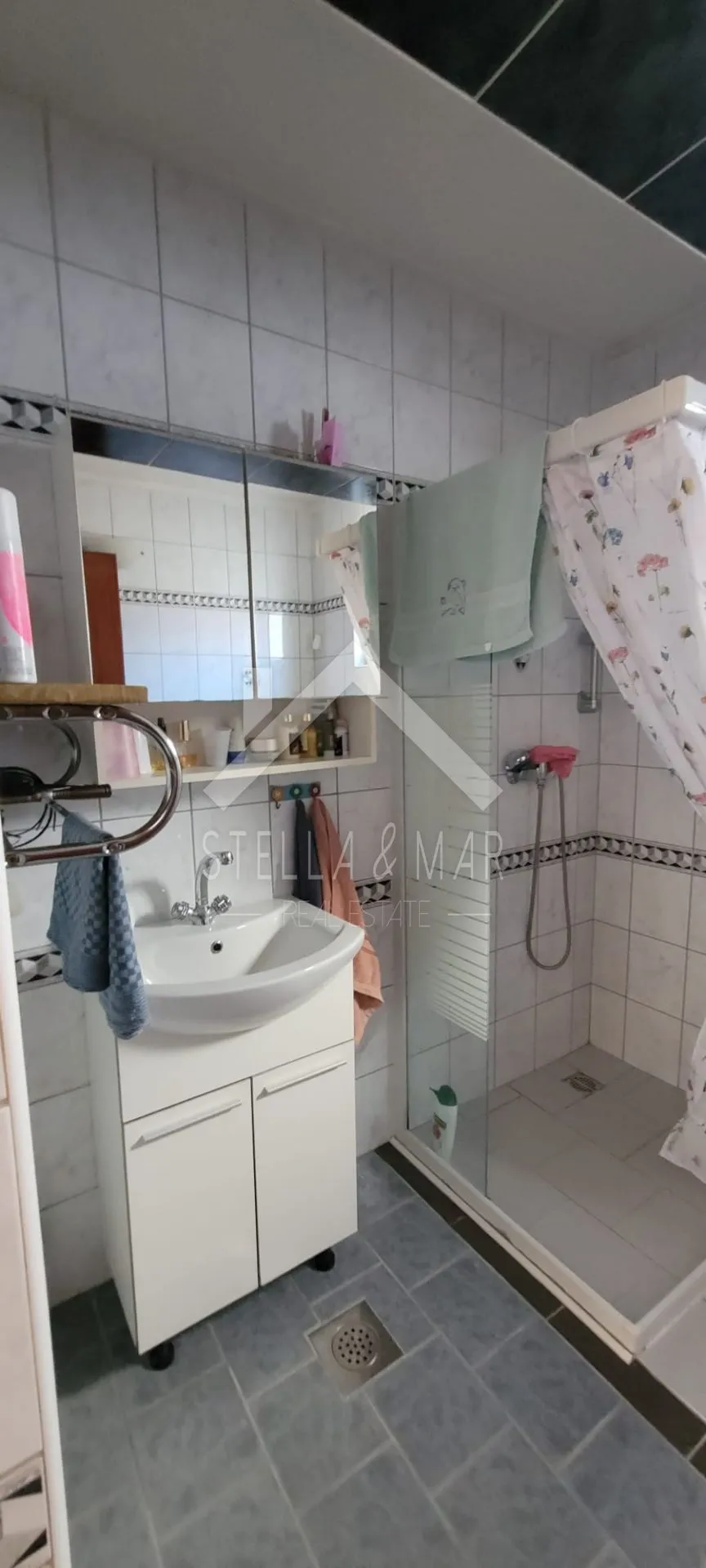 kuća sa 5 apartmana - vir - slika 10