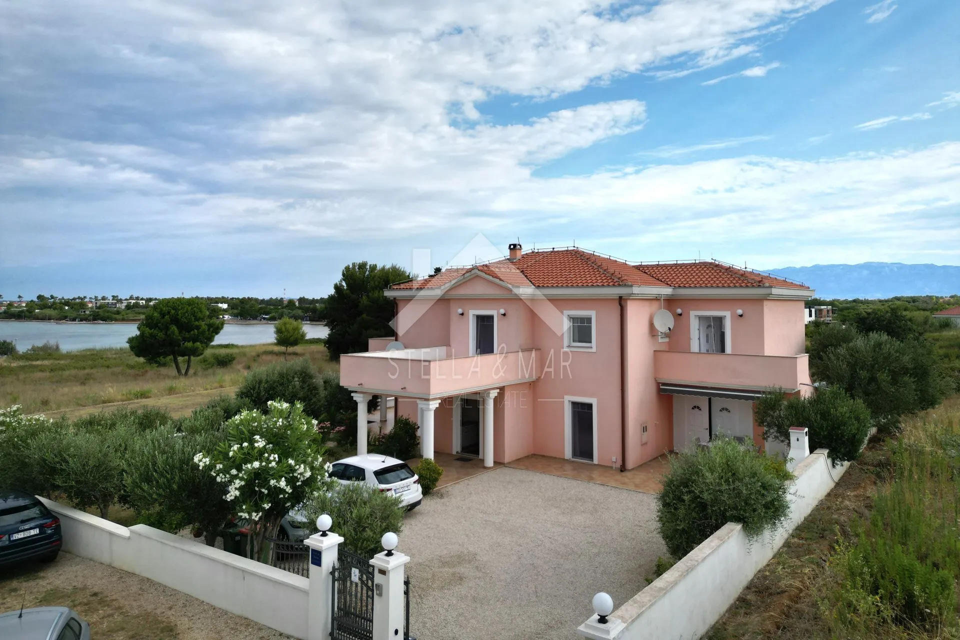 komforna kuća jedinstvenog stila sa pogledom - privlaka - slika 36
