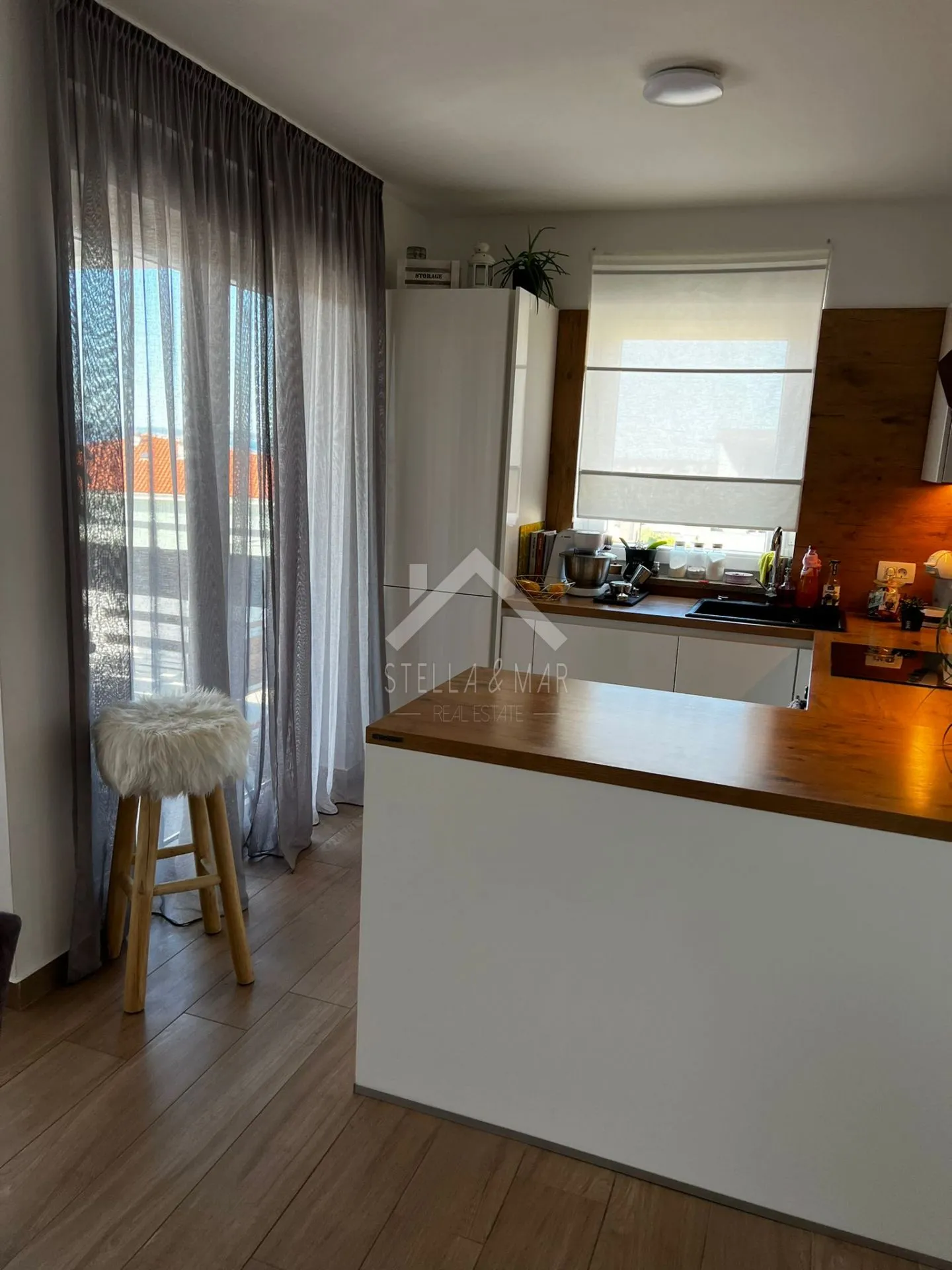 stan sa tri spavaće sobe, namješten, pogled - zadar, bili brig - slika 7