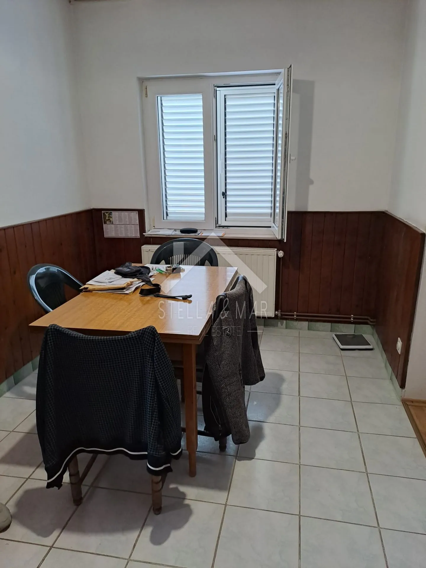 kuća sa prostranom okućnicom, centar - vrsi - slika 6