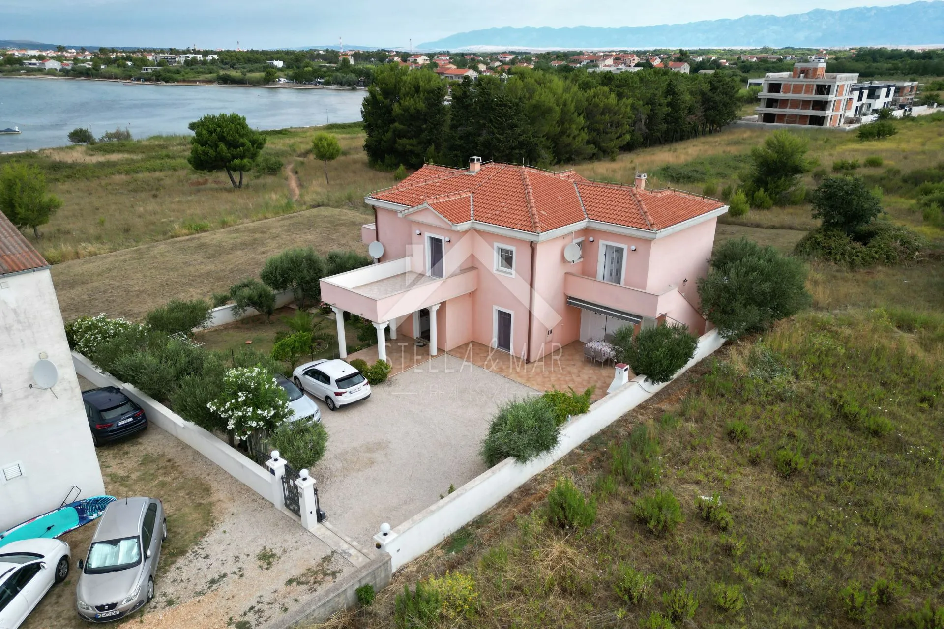 komforna kuća jedinstvenog stila sa pogledom - privlaka - slika 46