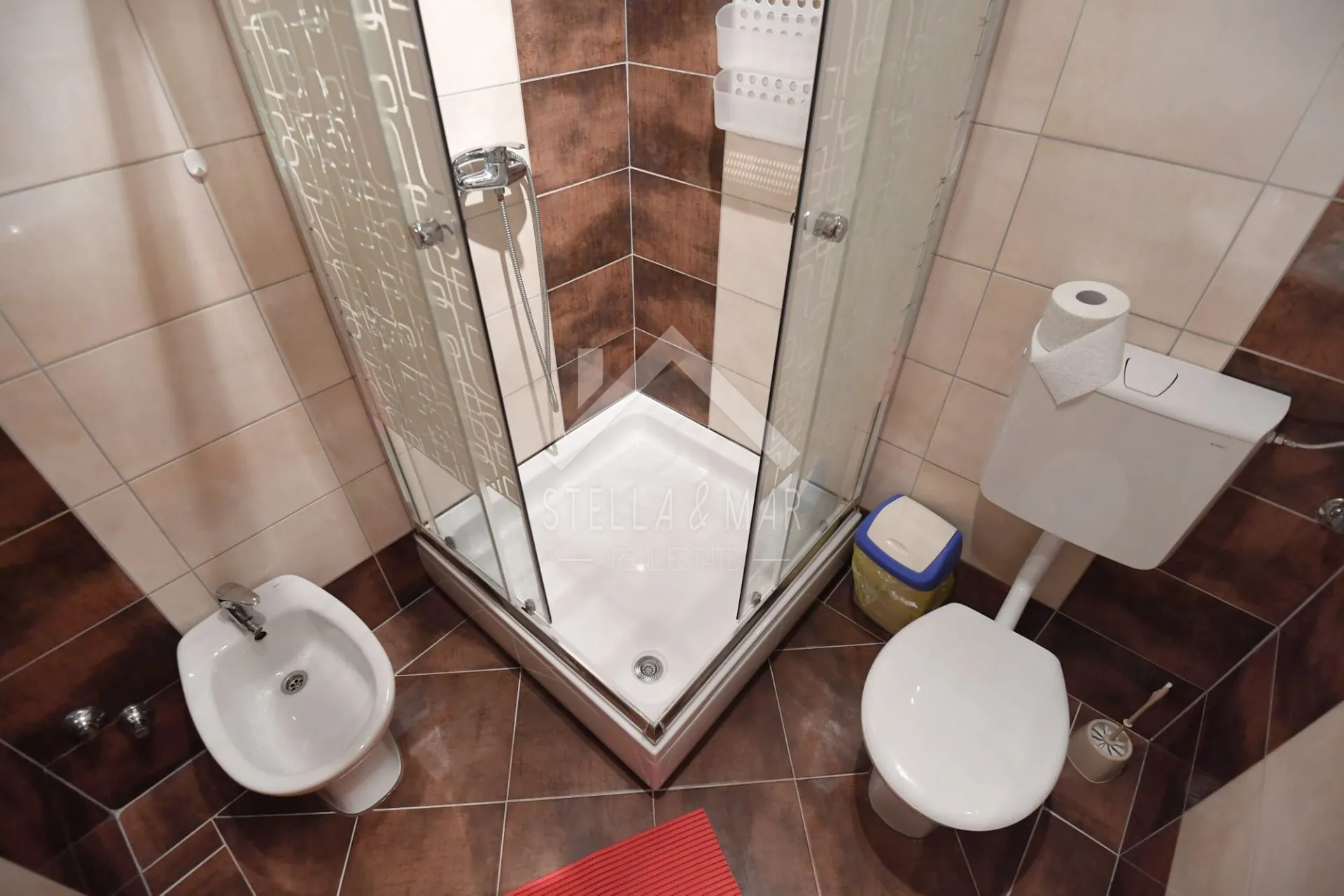 samostojeća kuća sa 5 apartmana - vir - slika 36