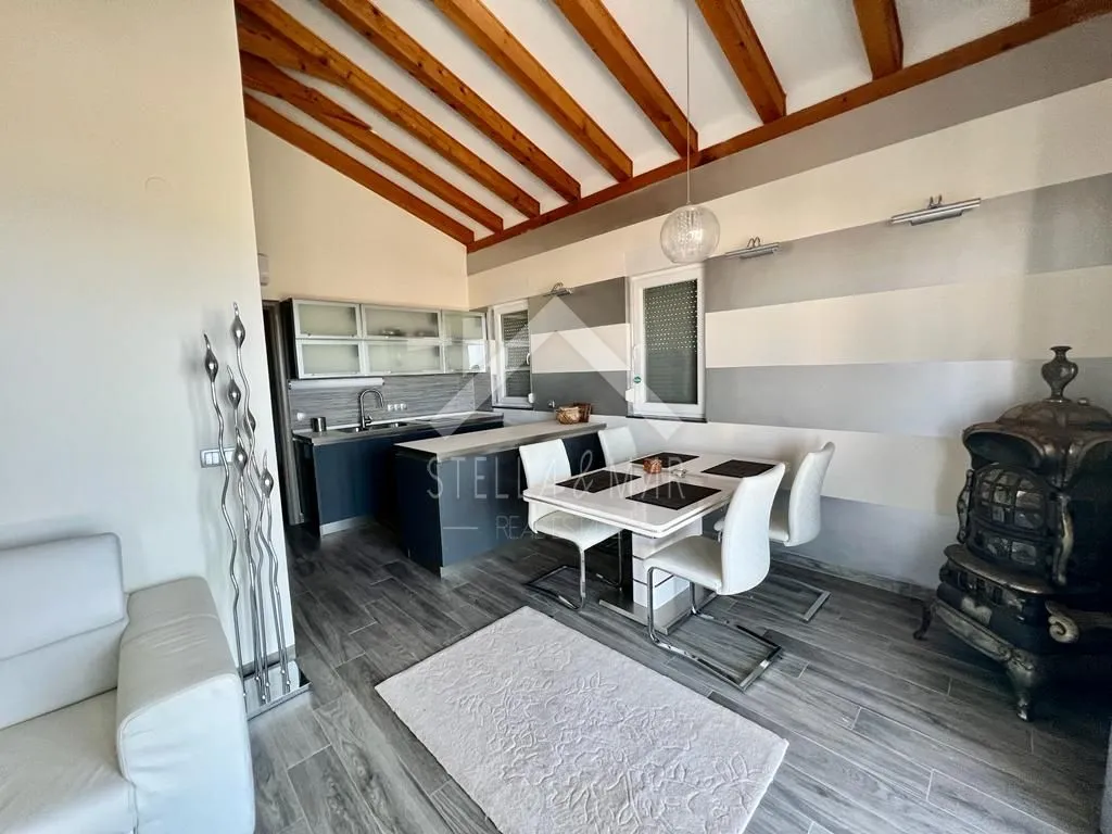 prekrasna vila sa bazenom - privlaka - slika 12
