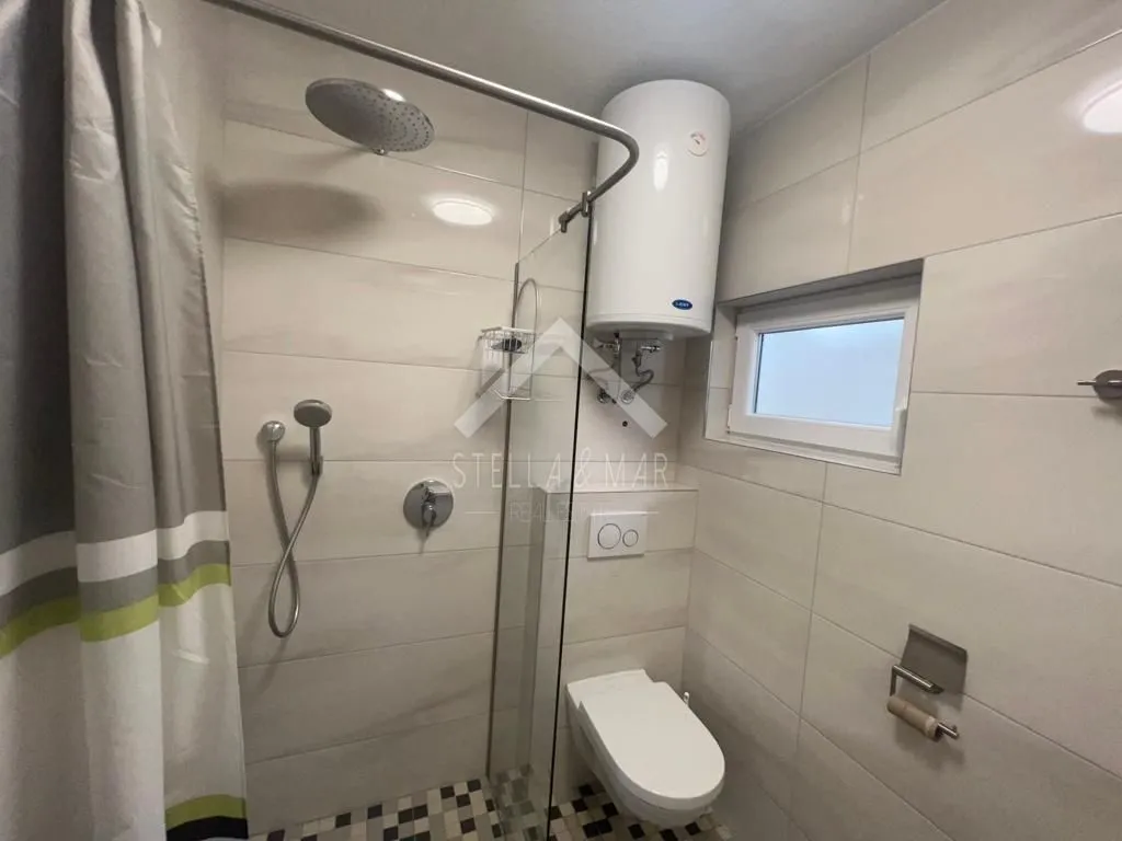 kuća sa 4 apartmana sa pogledom na more - vir - slika 20
