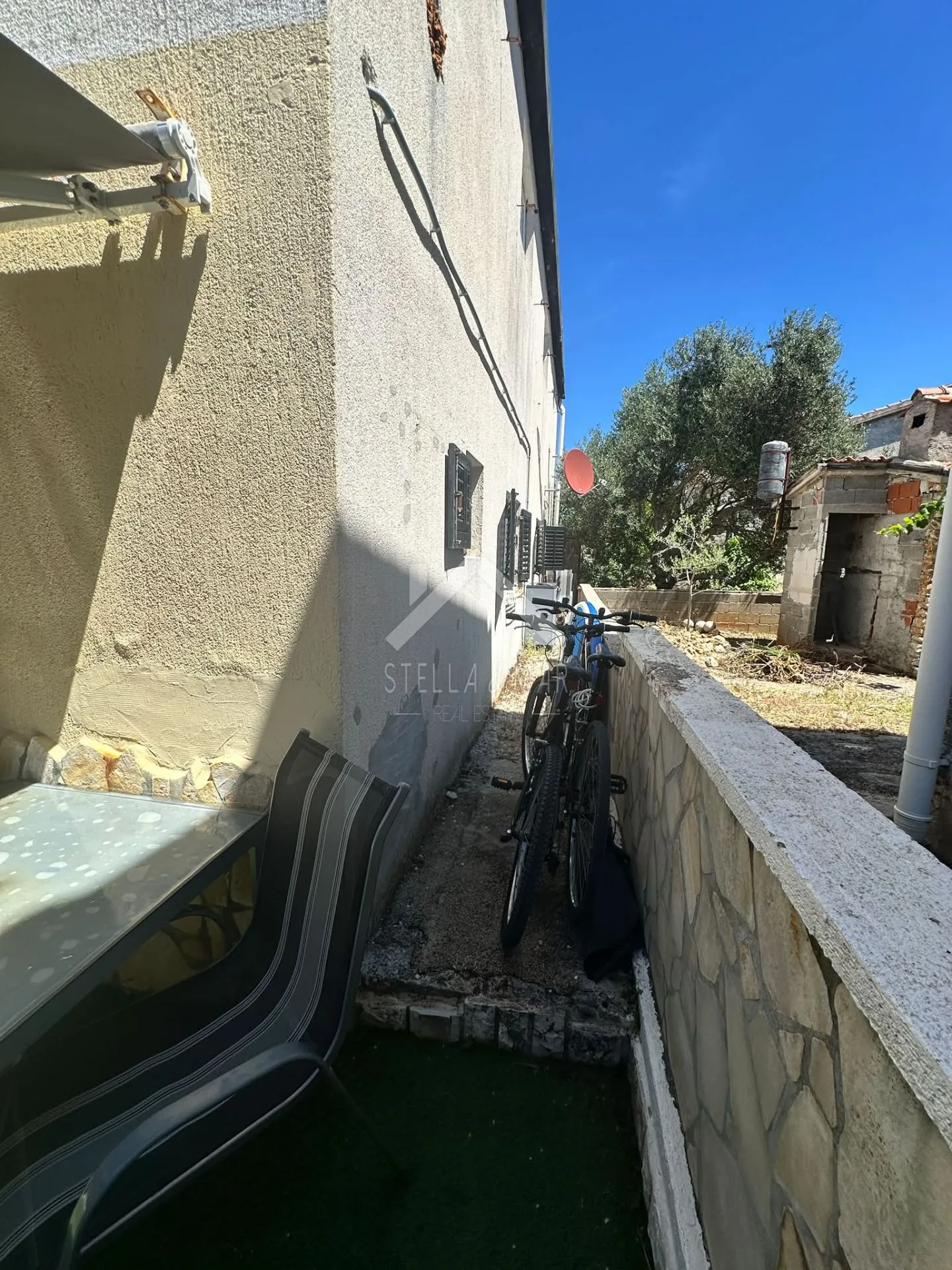 dvosobni apartman sa dvorištem - vir - slika 5