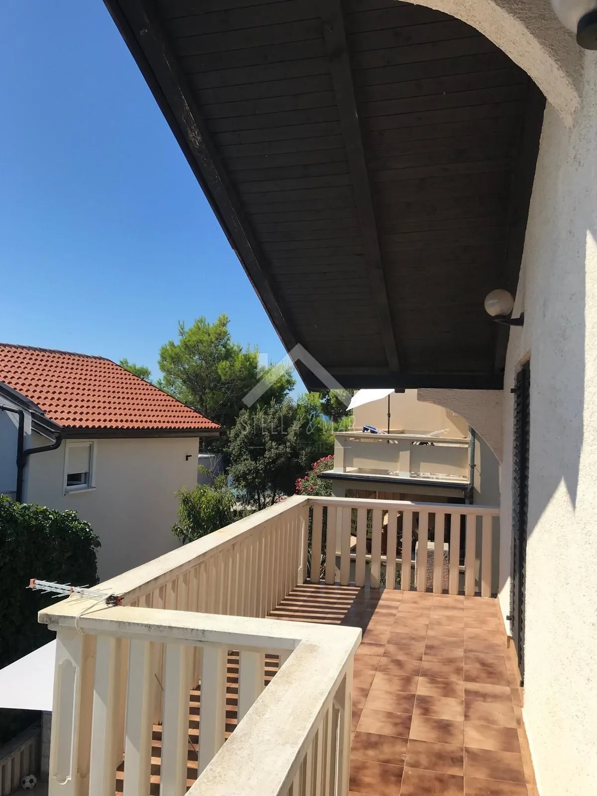 kuća sa dva apartmana drugi red od mora - vir - slika 7