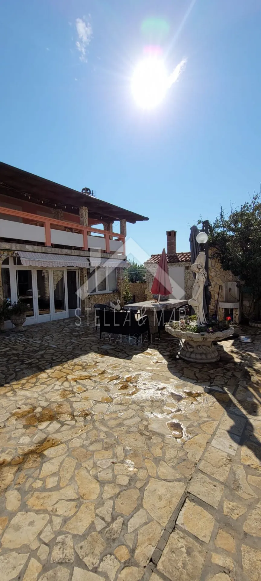 kuća sa 8 apartmana - vir - slika 4