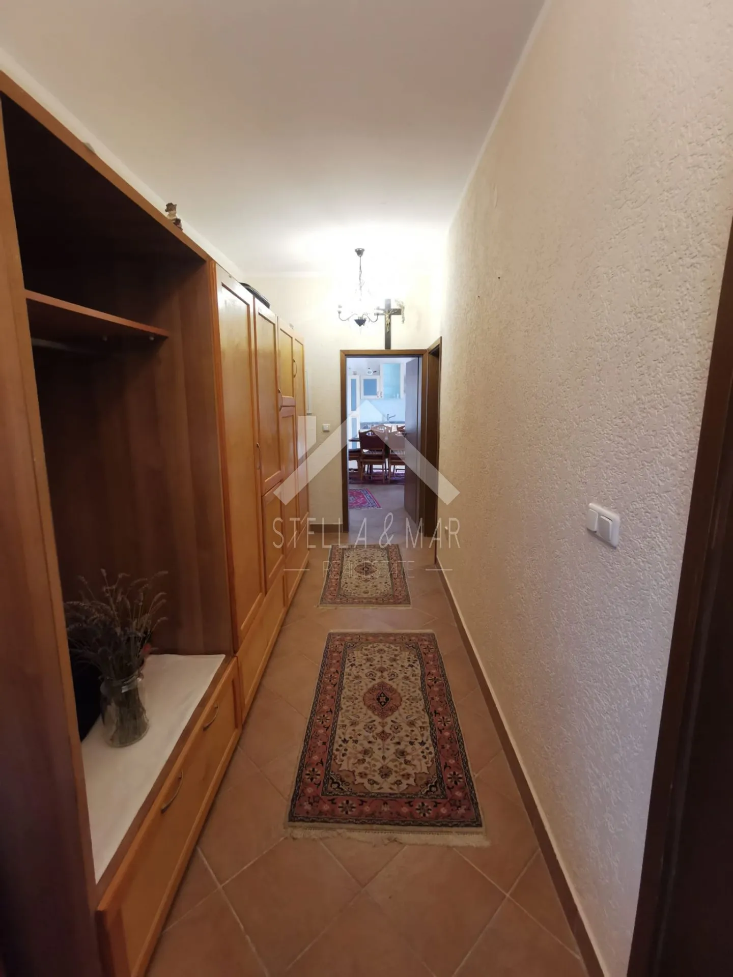 kuća sa 5 apartmana, garaža, podrum - vir, centar - slika 4