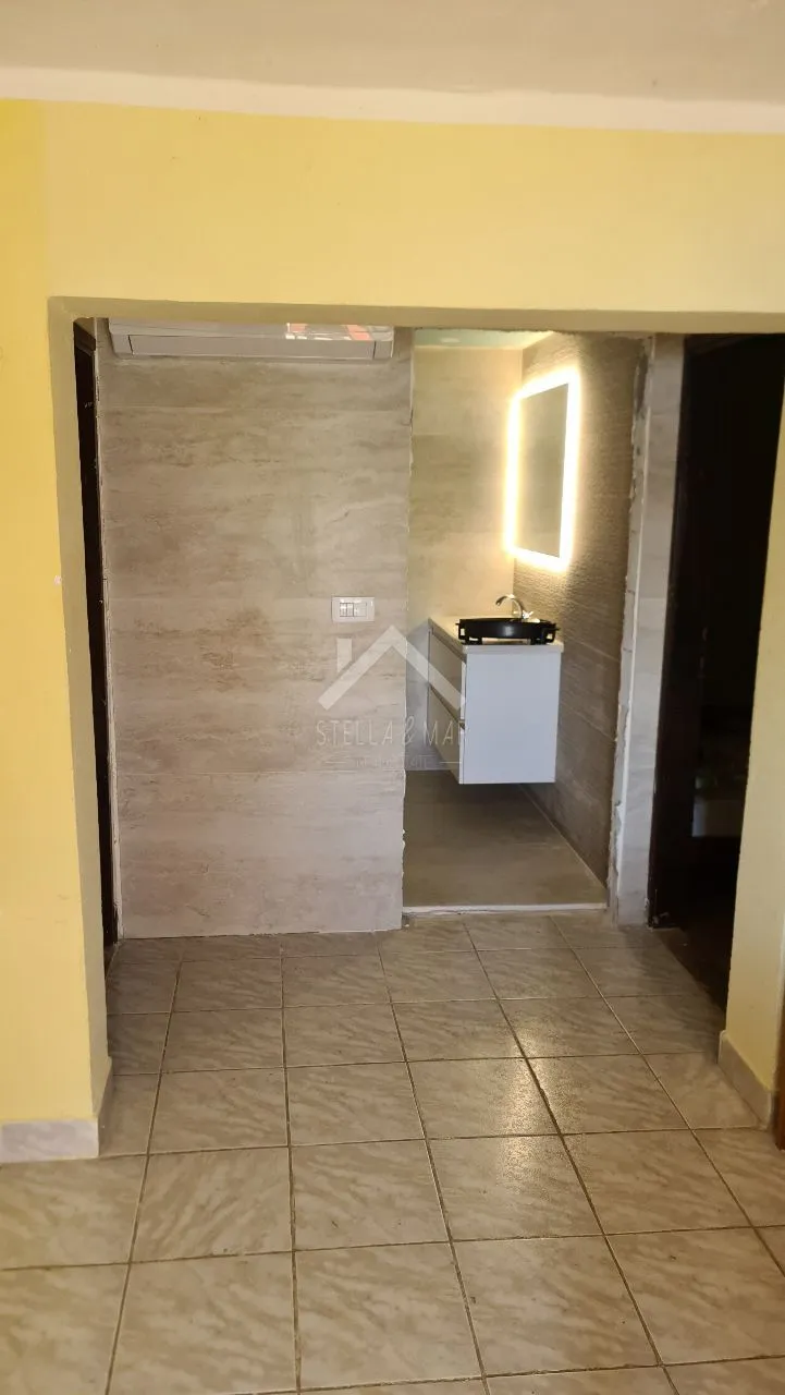 kuća i zemljište prvi red uz more - rtina - slika 29