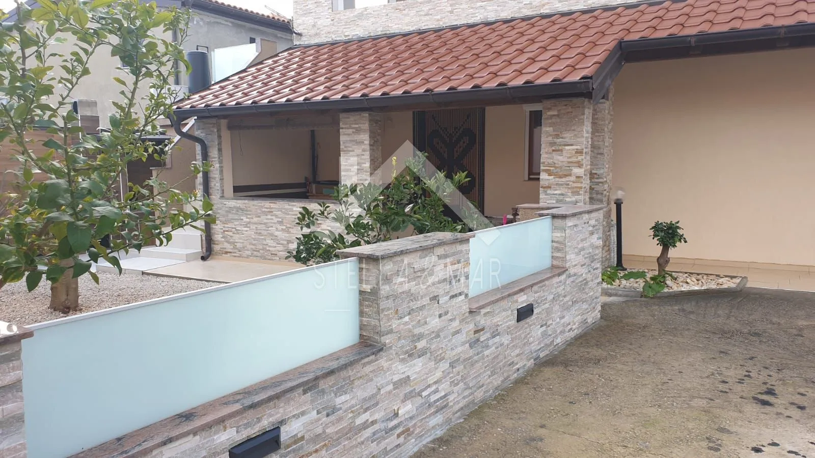 prekrasna kuća sa 4 stana, blizina centra - vir - slika 2