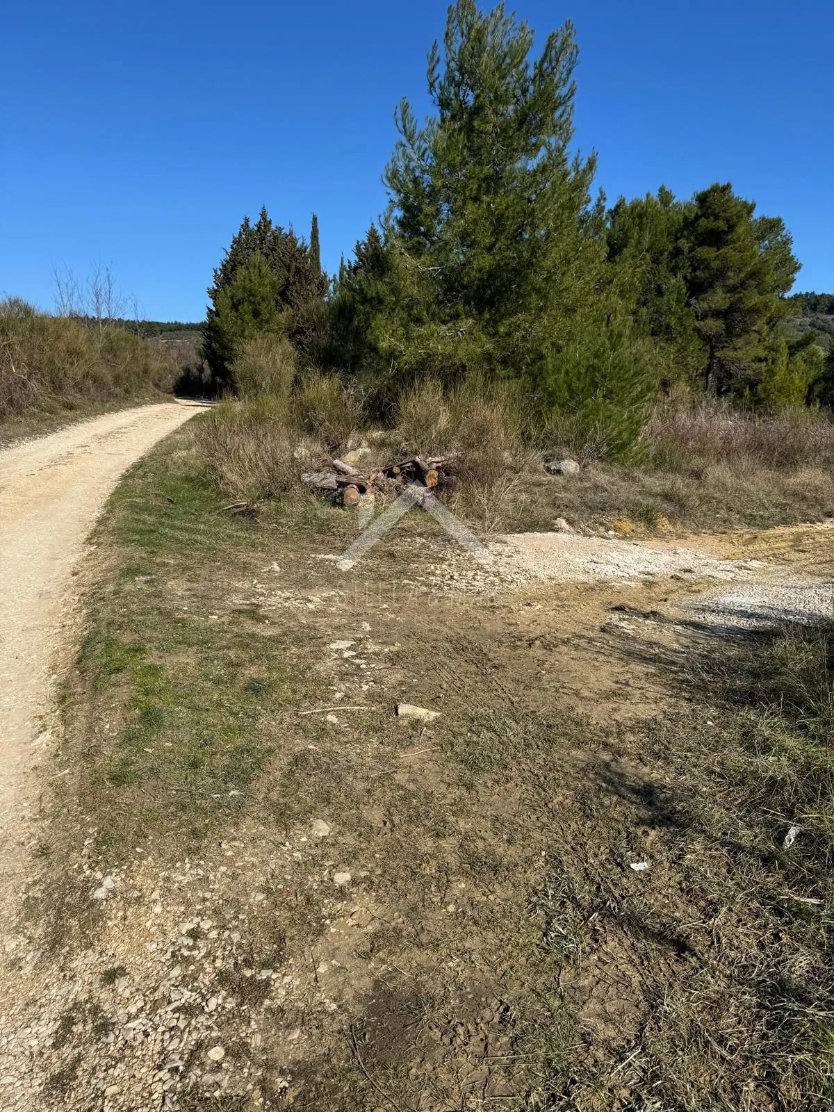pet građevinskih terena 3147m2 - ljubač - slika 4