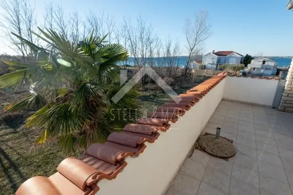 apartmanska kuća, velika okućnica 80m do mora - privlaka - slika 19