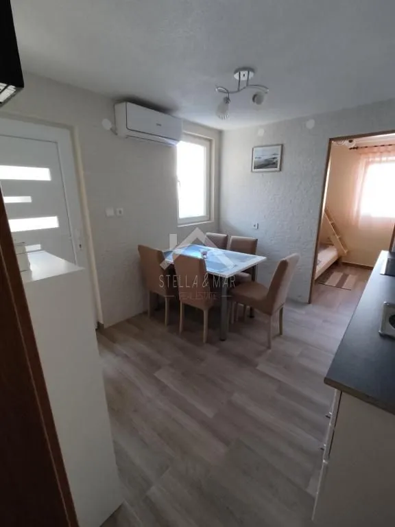 rezervirano kuća sa 4 apartmana - vir - slika 6