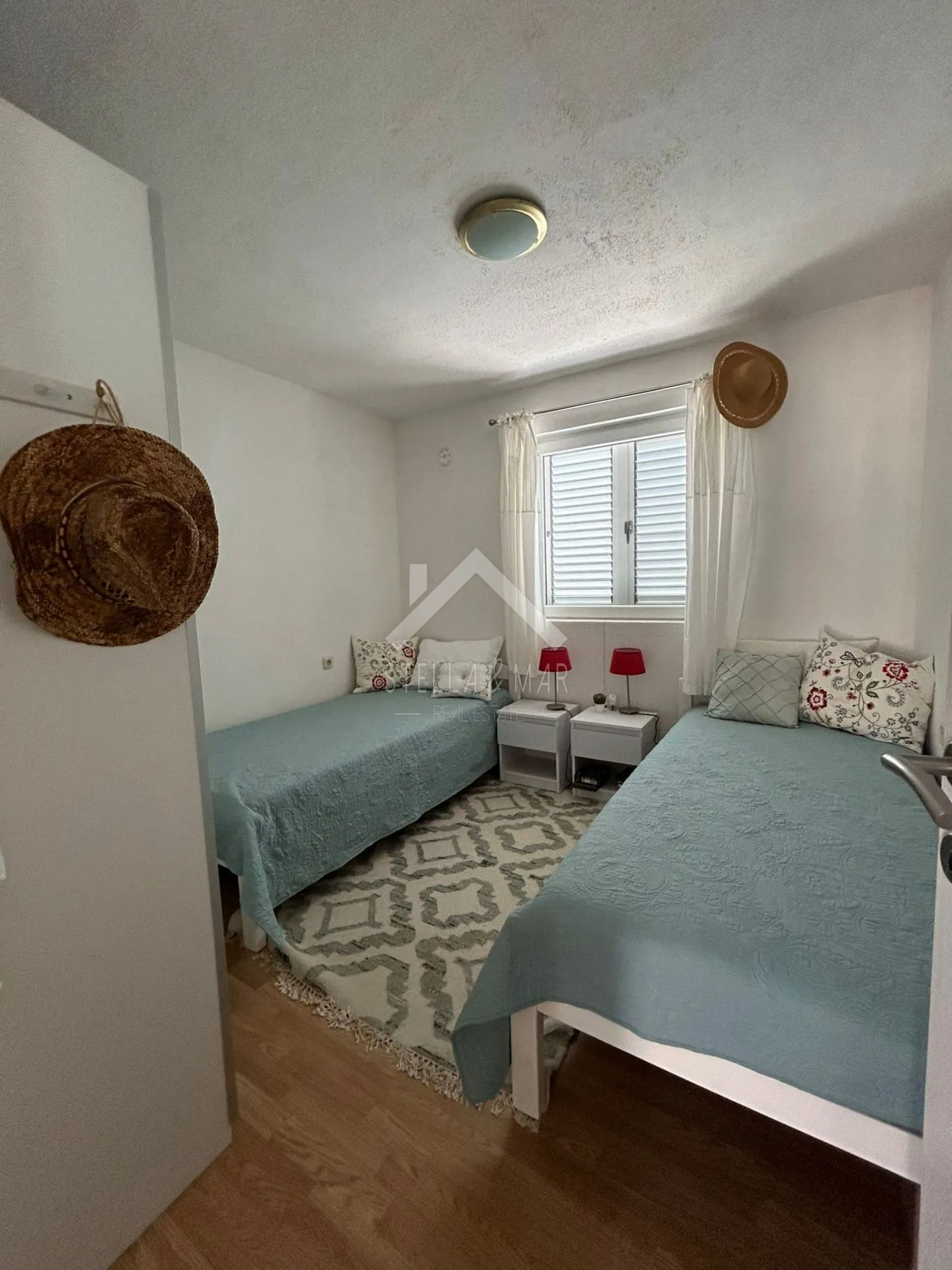kuća sa 3 apartmana i prostranim dvorištem - vir - slika 11