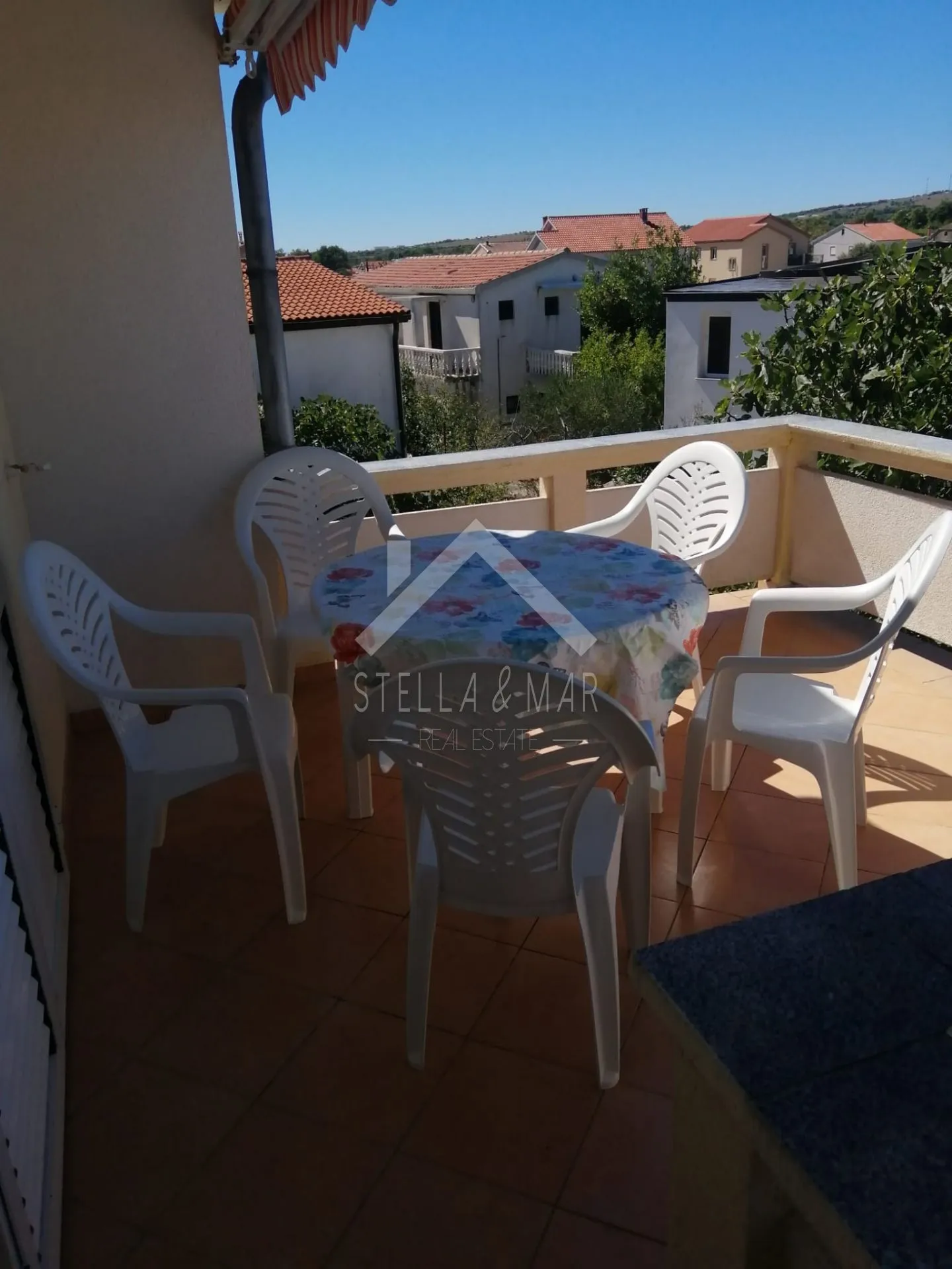 kuća sa 5 apartmana, garaža, podrum - vir, centar - slika 13