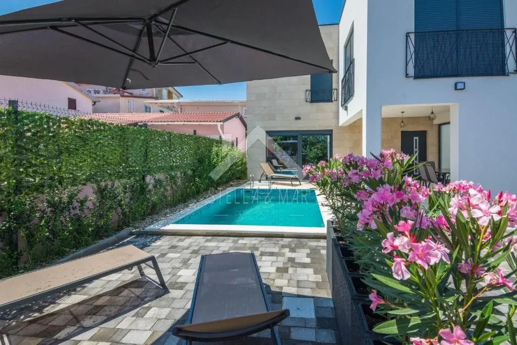 villa sa bazenom, miran predio - vir - slika 2