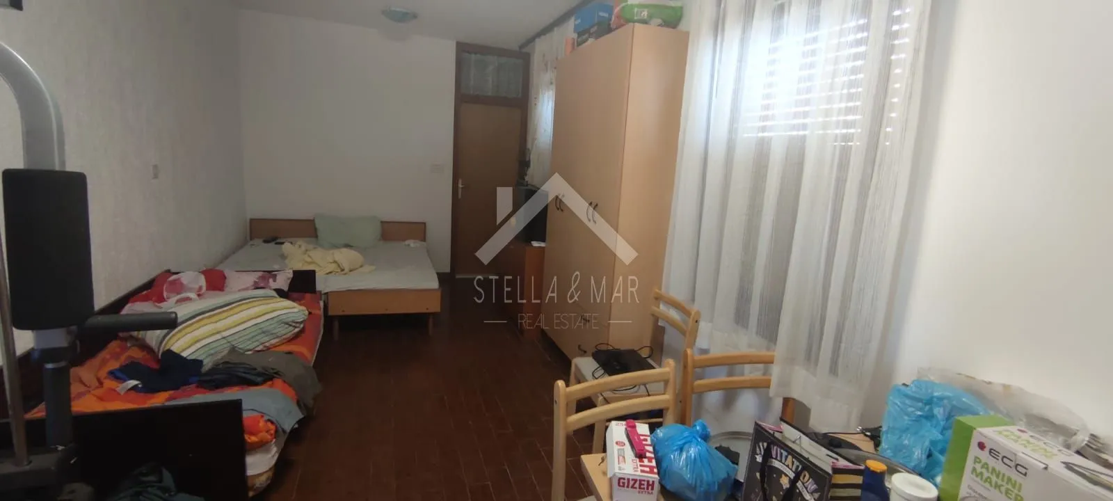 kuća sa tri apartmana drugi red do mora - vir - slika 25