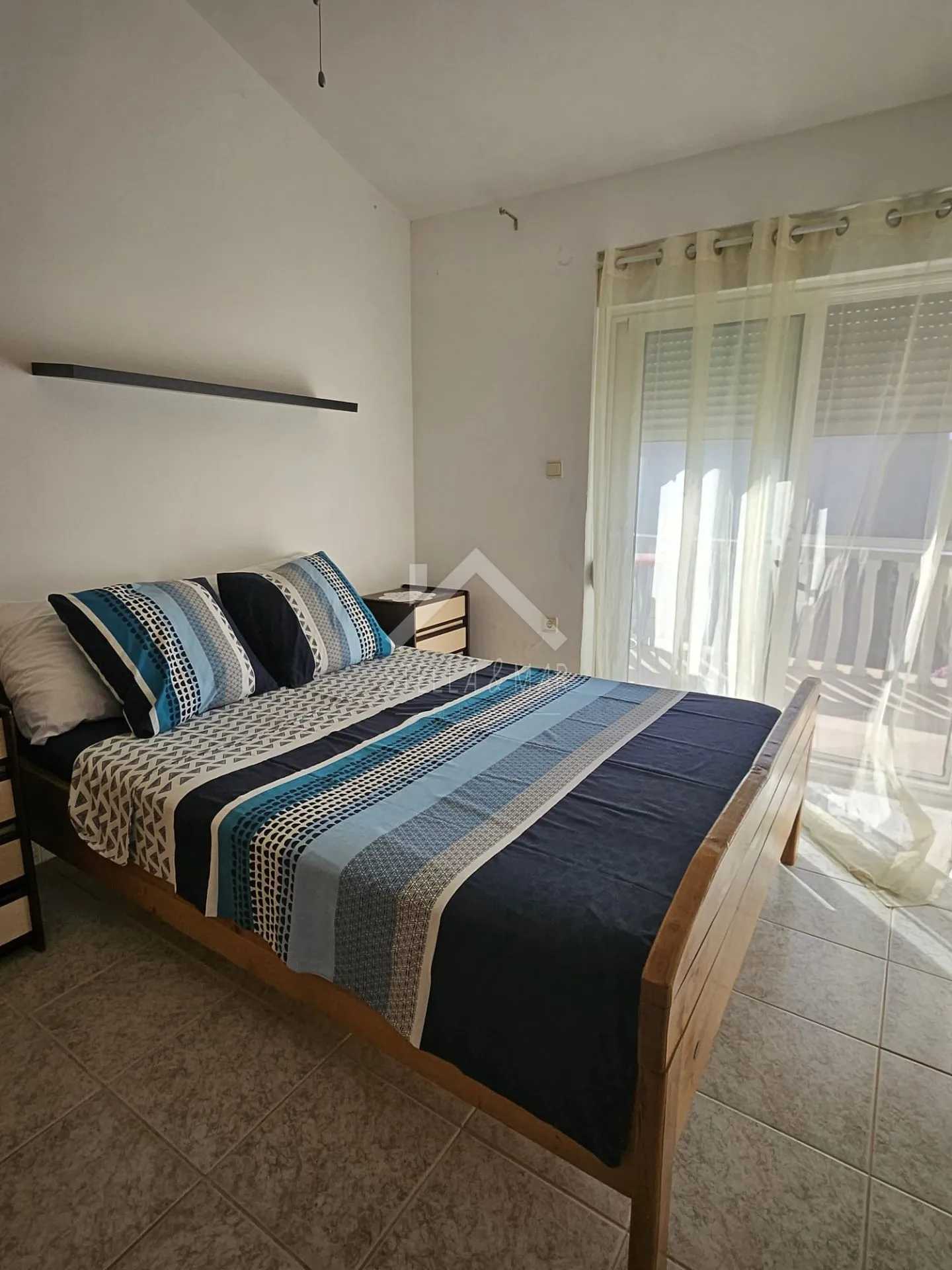 kuća u nizu sa dva apartmana - vir - slika 15