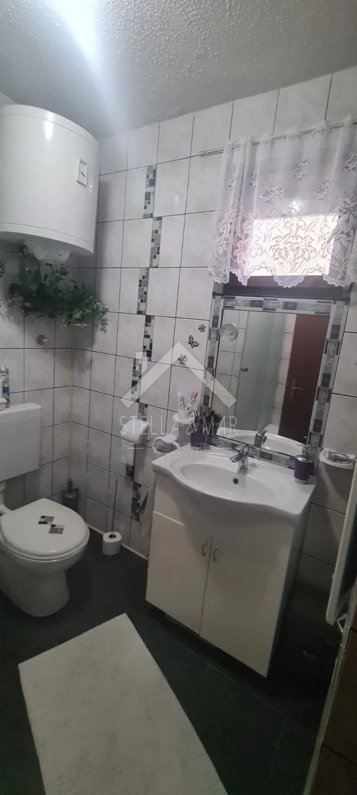 prekrasna kuća sa 4 stana, blizina centra - vir - slika 29
