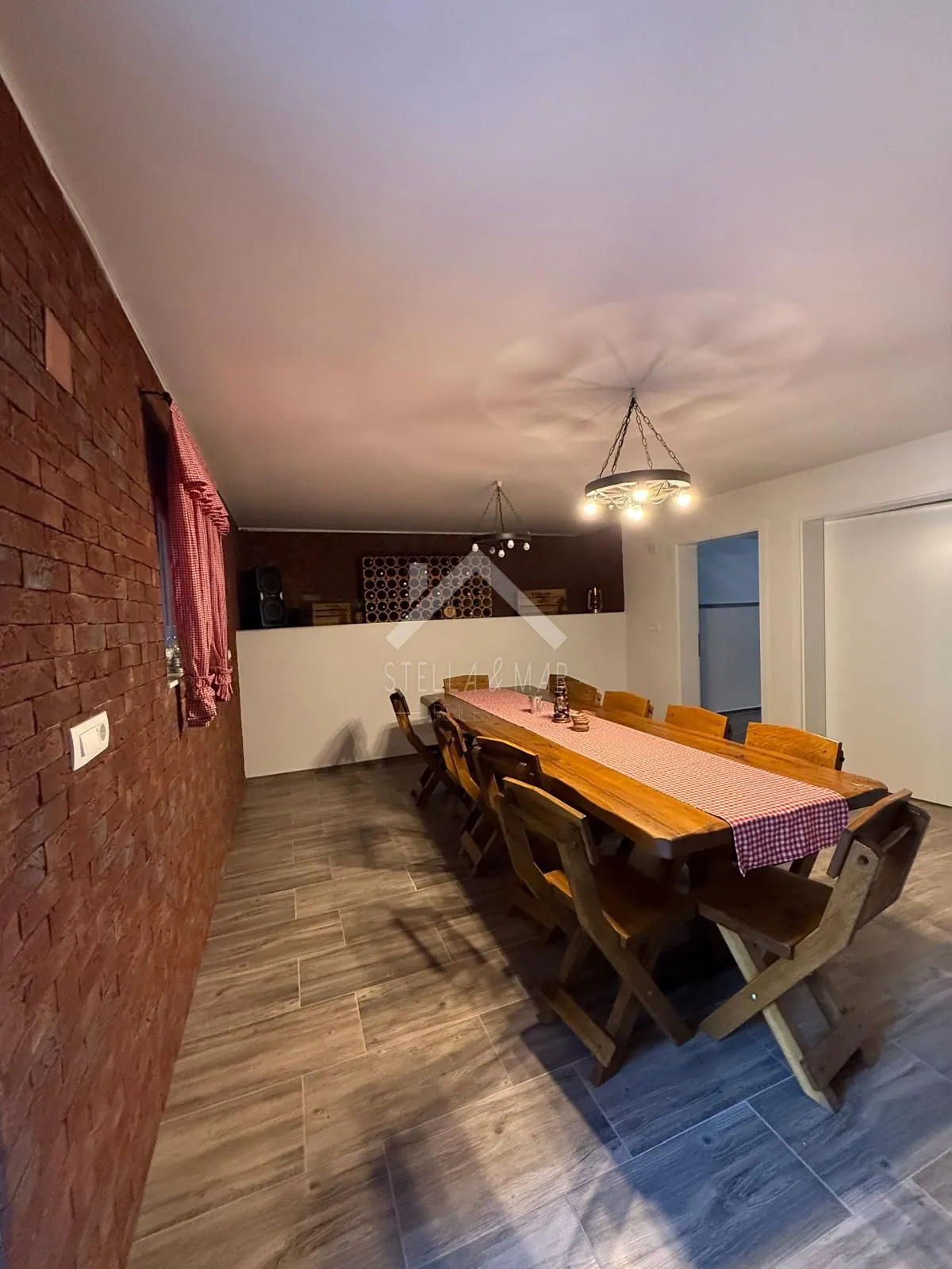 prekrasna kuća sa 3 apartmana - vir - slika 9