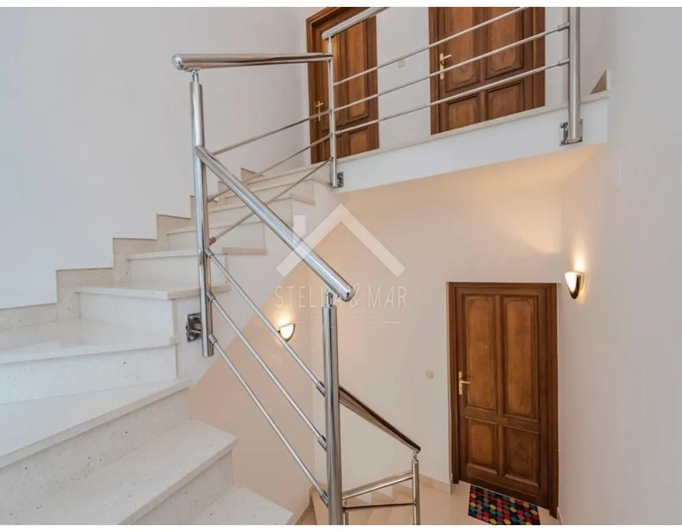 apartmanska kuća, bazen, centar, dvije garaže top ponuda - privlaka - slika 7