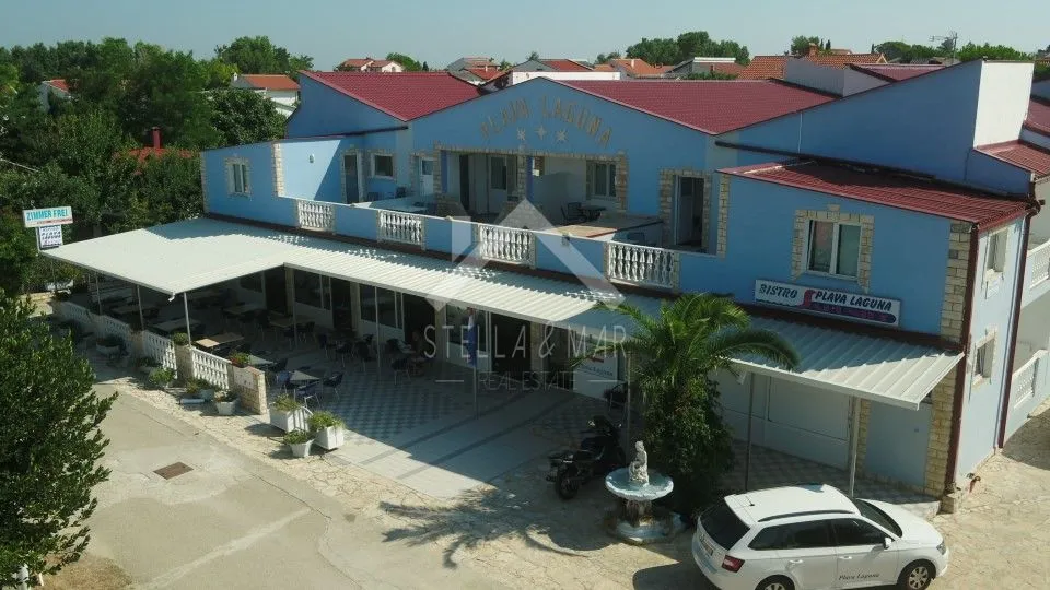 prilika!! hotel sa bazenom, 200m od mora - sabunike - slika 1
