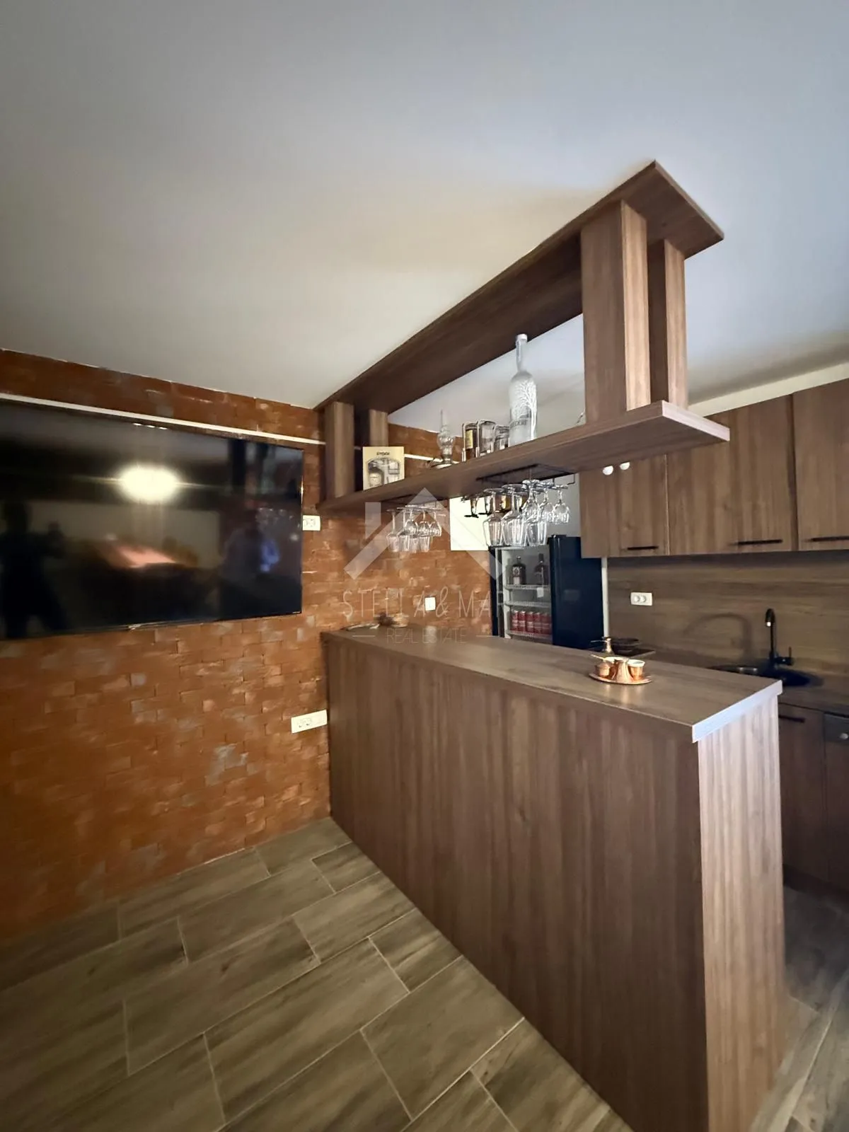 prekrasna kuća sa 3 apartmana - vir - slika 6