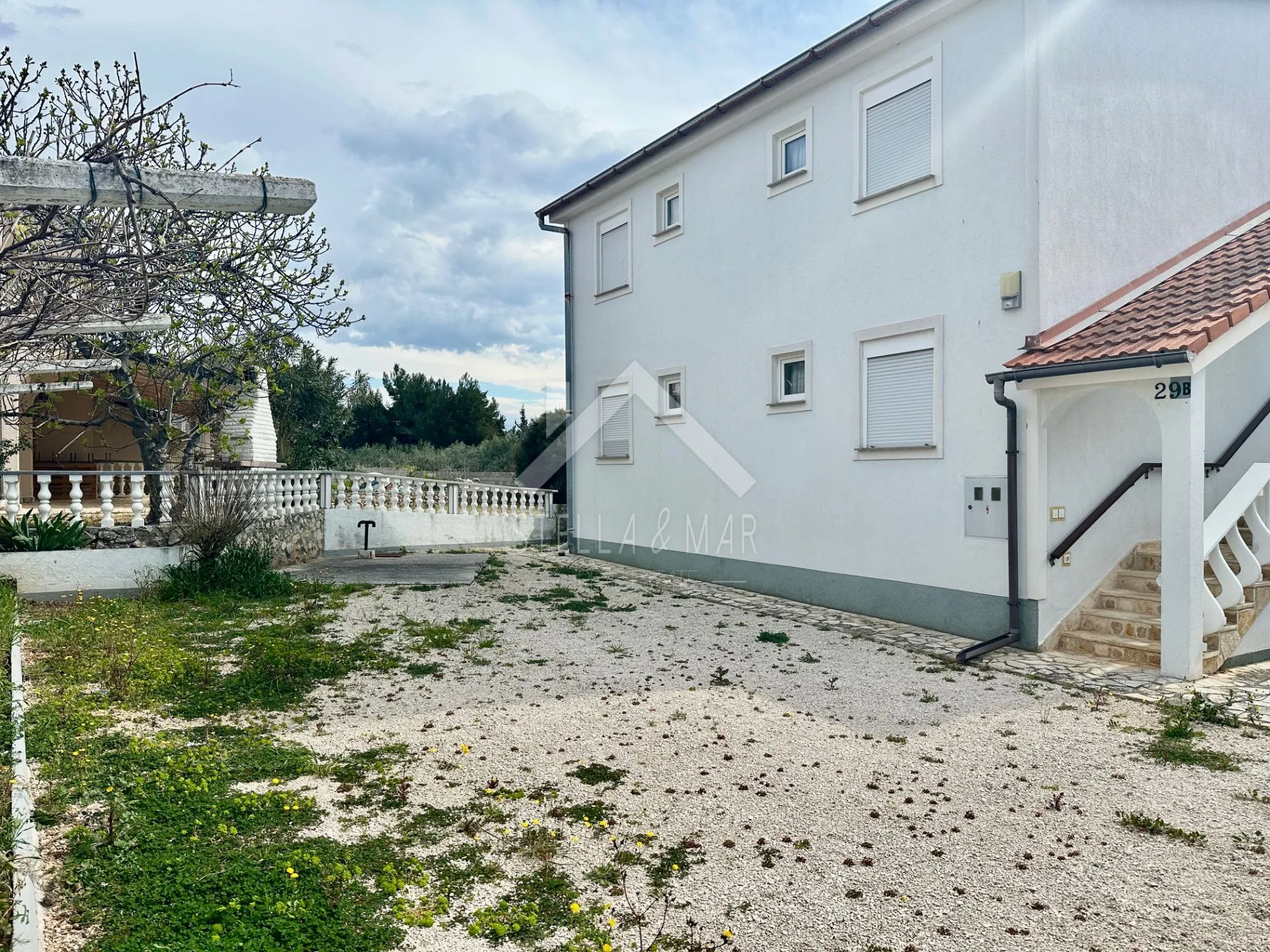 top lokacija! kuća sa 5 apartmana, centar - vir - slika 2