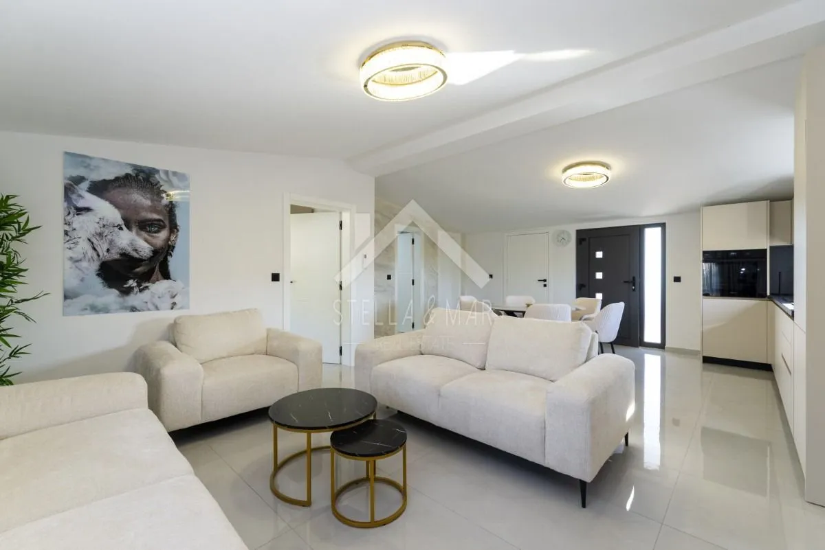 luksuzni apartman u centru vira - vir - slika 1