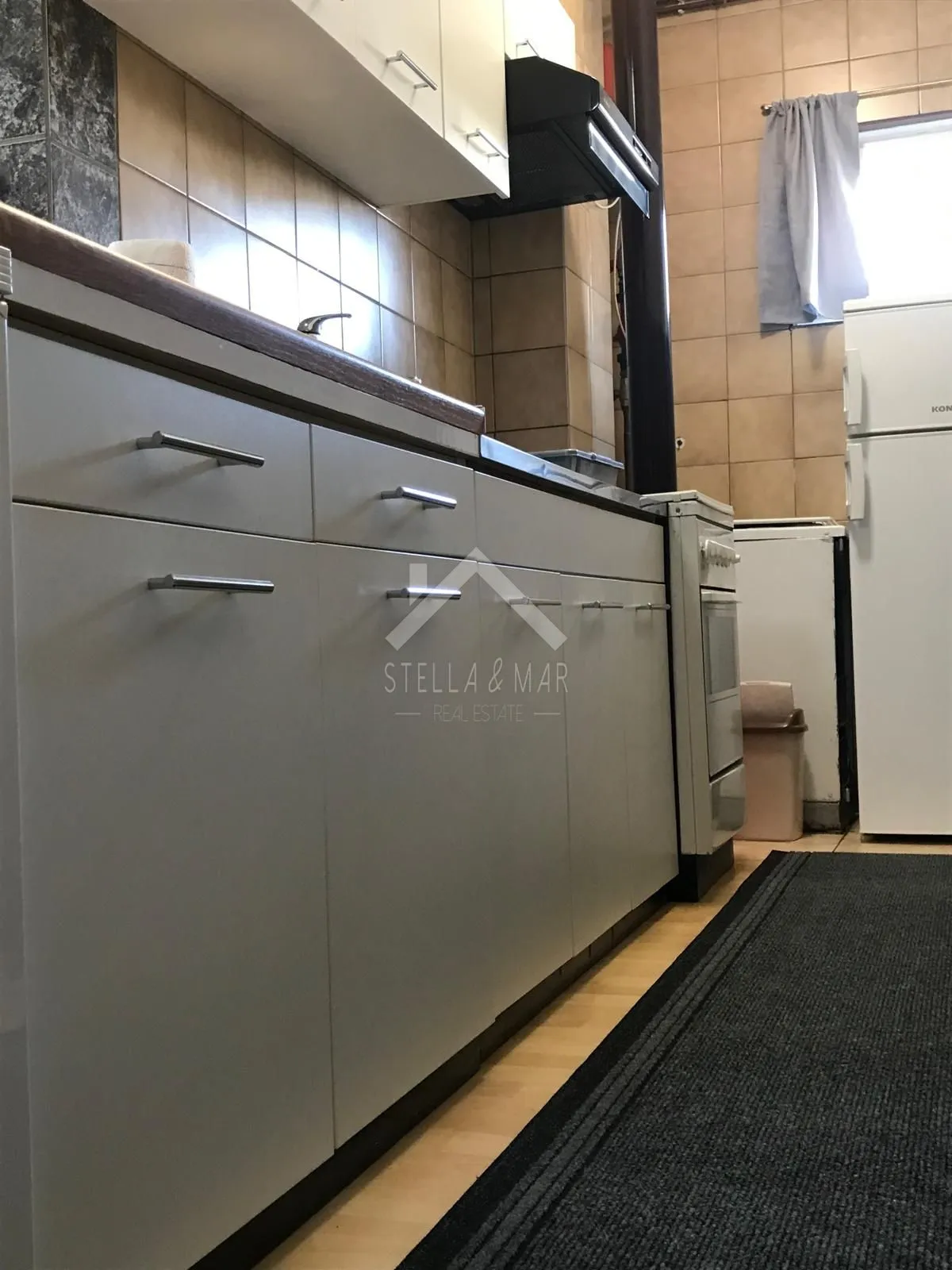 kuća sa 4 apartmana, južna strana - vir - slika 9