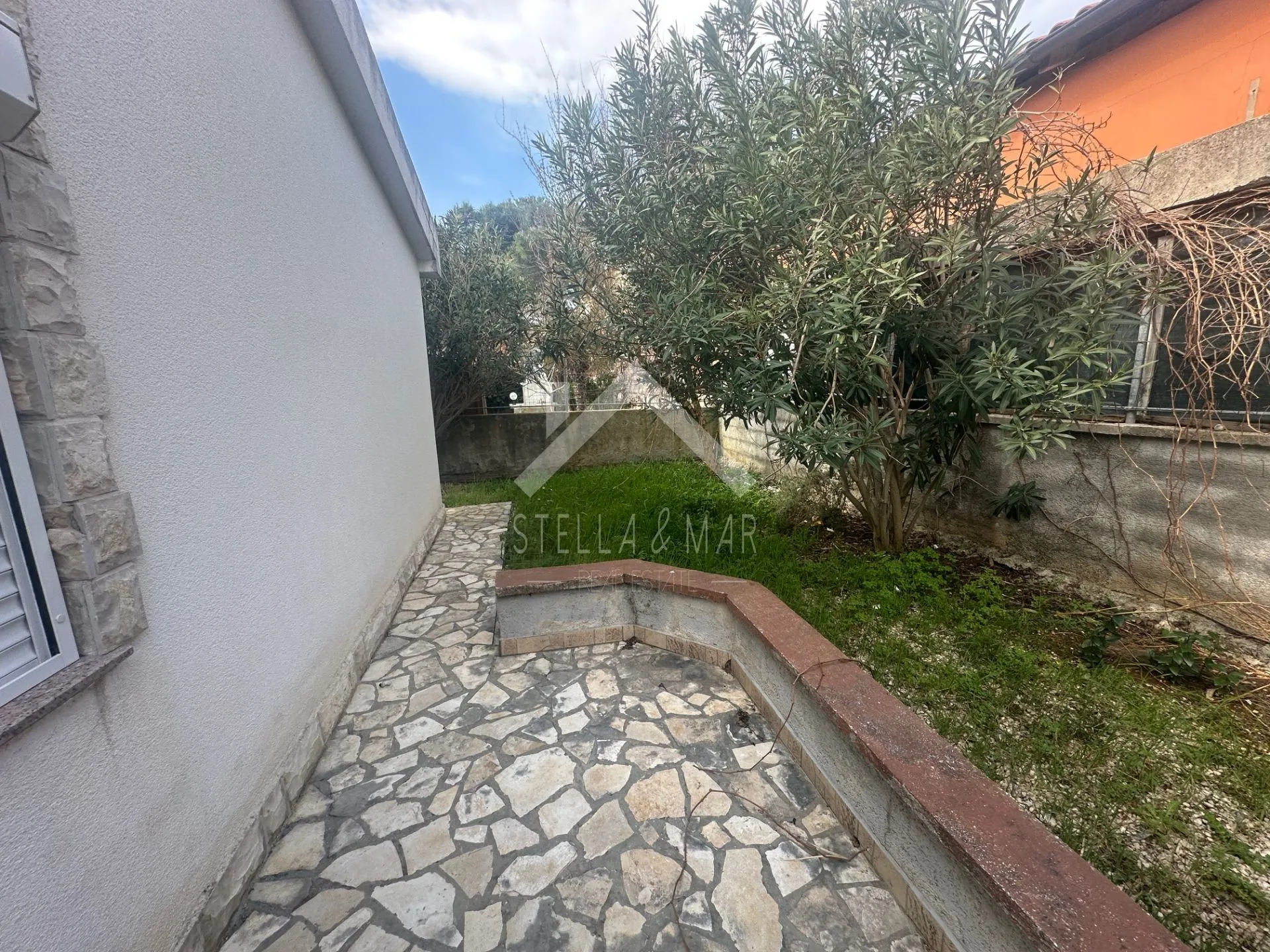 prizemnica sa 2 stana, pored plaže - vir - slika 17