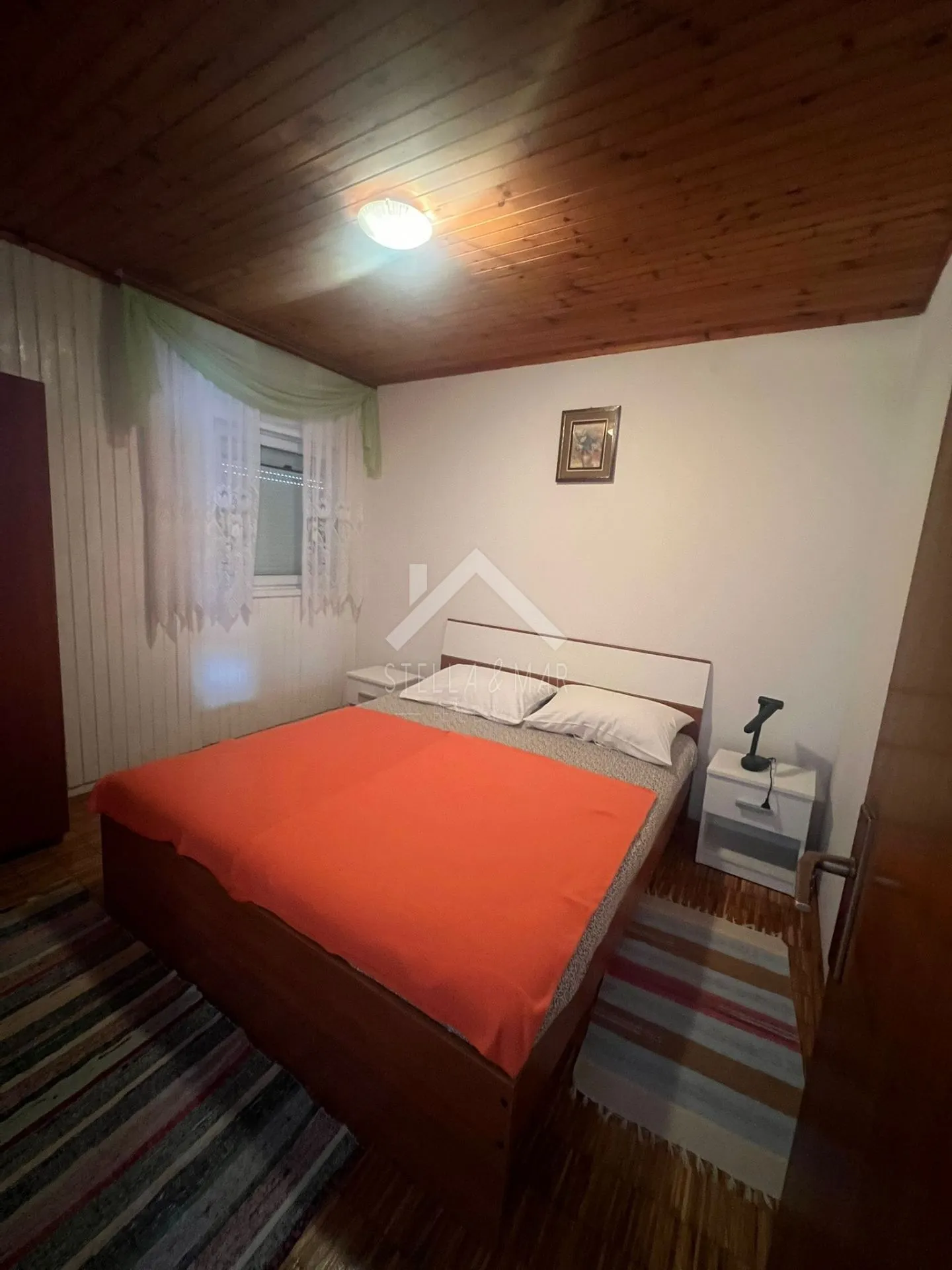 kuća sa 4 stana, garaža, prostrana okućnica - zukve, vrsi - slika 11