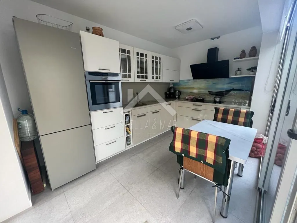 kuća sa 4 apartmana sa pogledom na more - vir - slika 15