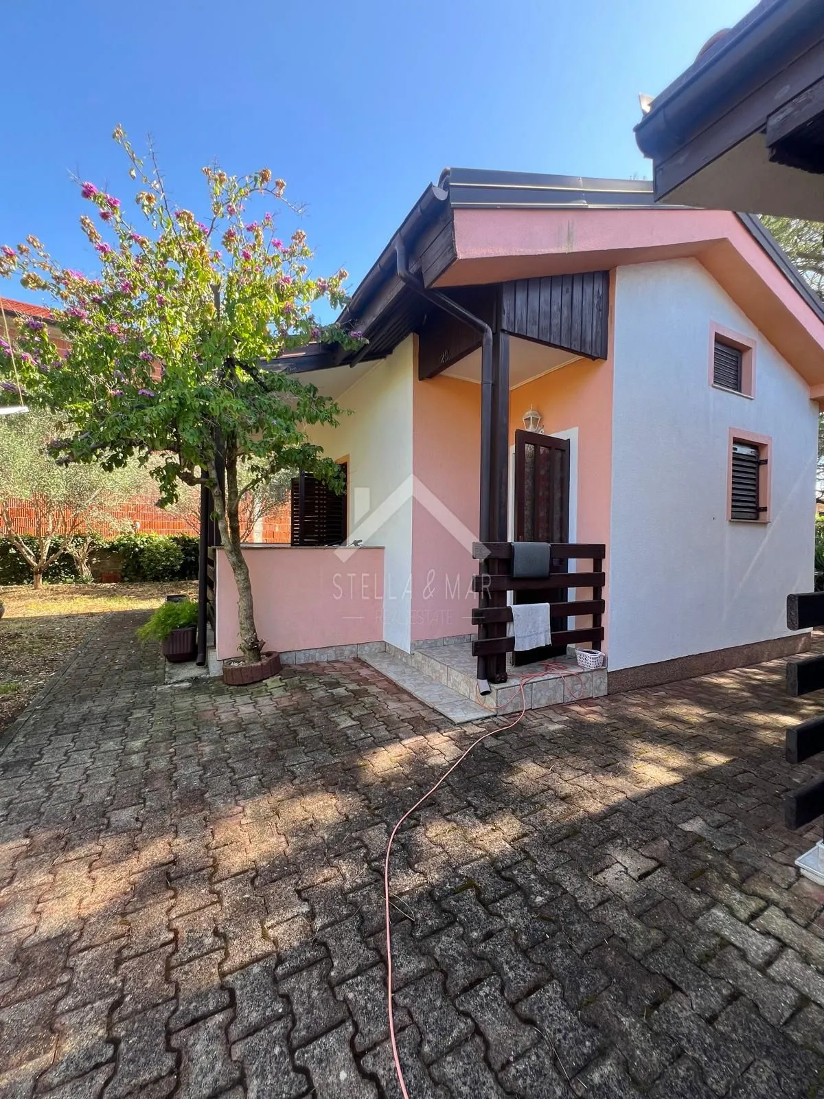 dvije prizemnice, zemljište 555m2 - vir - slika 13
