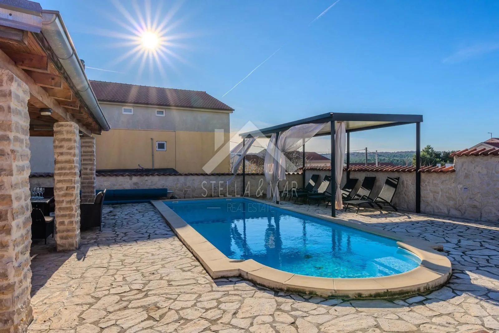 prekrasna villa sa bazenom - posedarje - slika 32