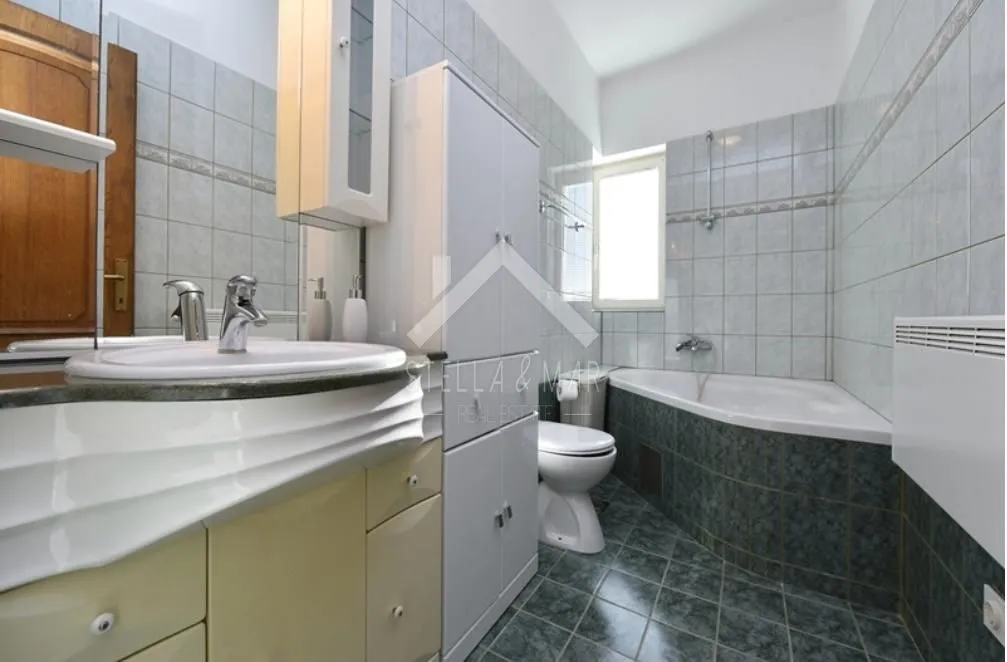 apartmanska kuća, bazen, centar, dvije garaže top ponuda - privlaka - slika 25