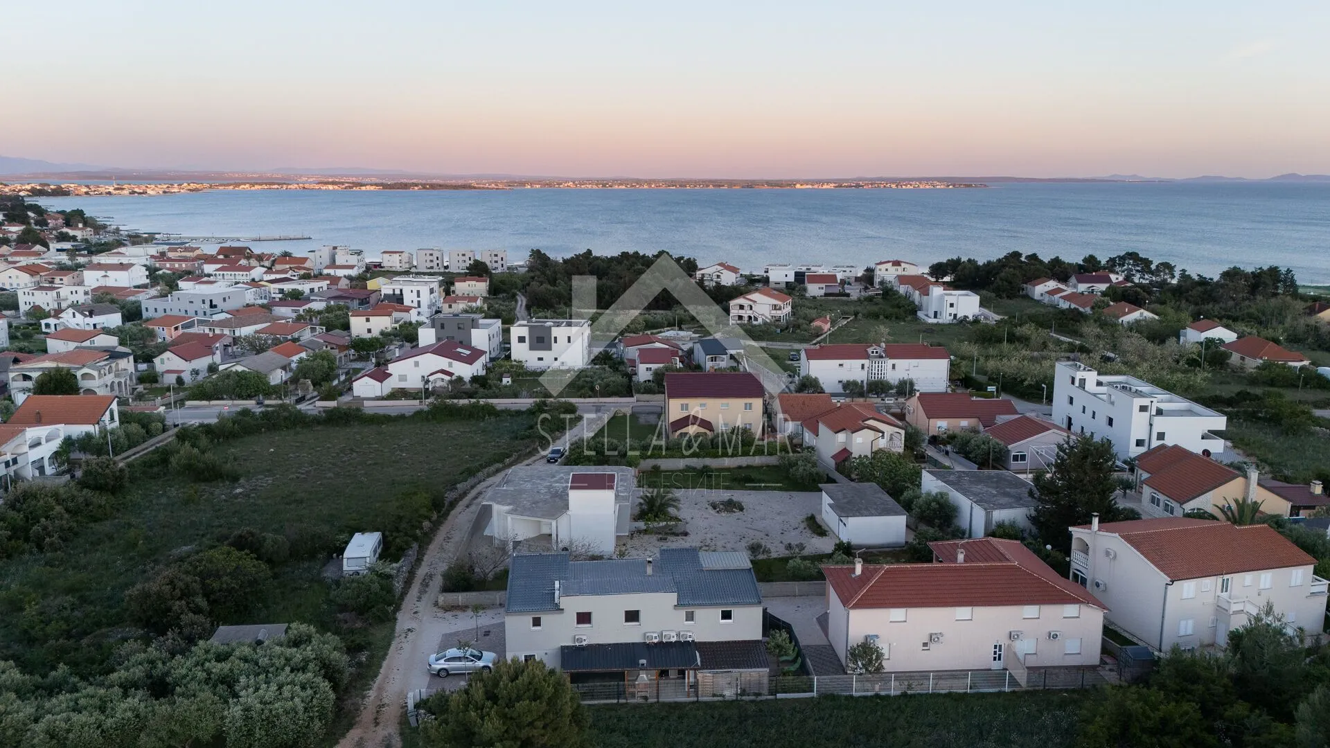 prekrasna villa sa bazenom - vir - slika 2