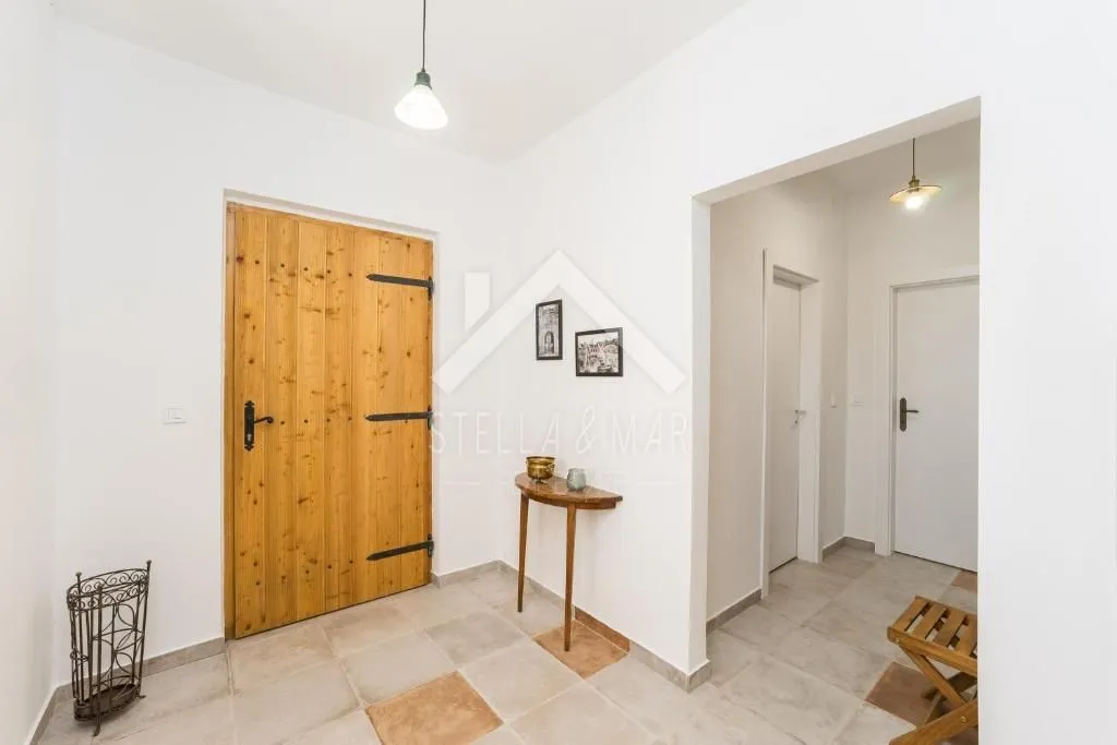 vila sa bazenom - zaton - slika 17