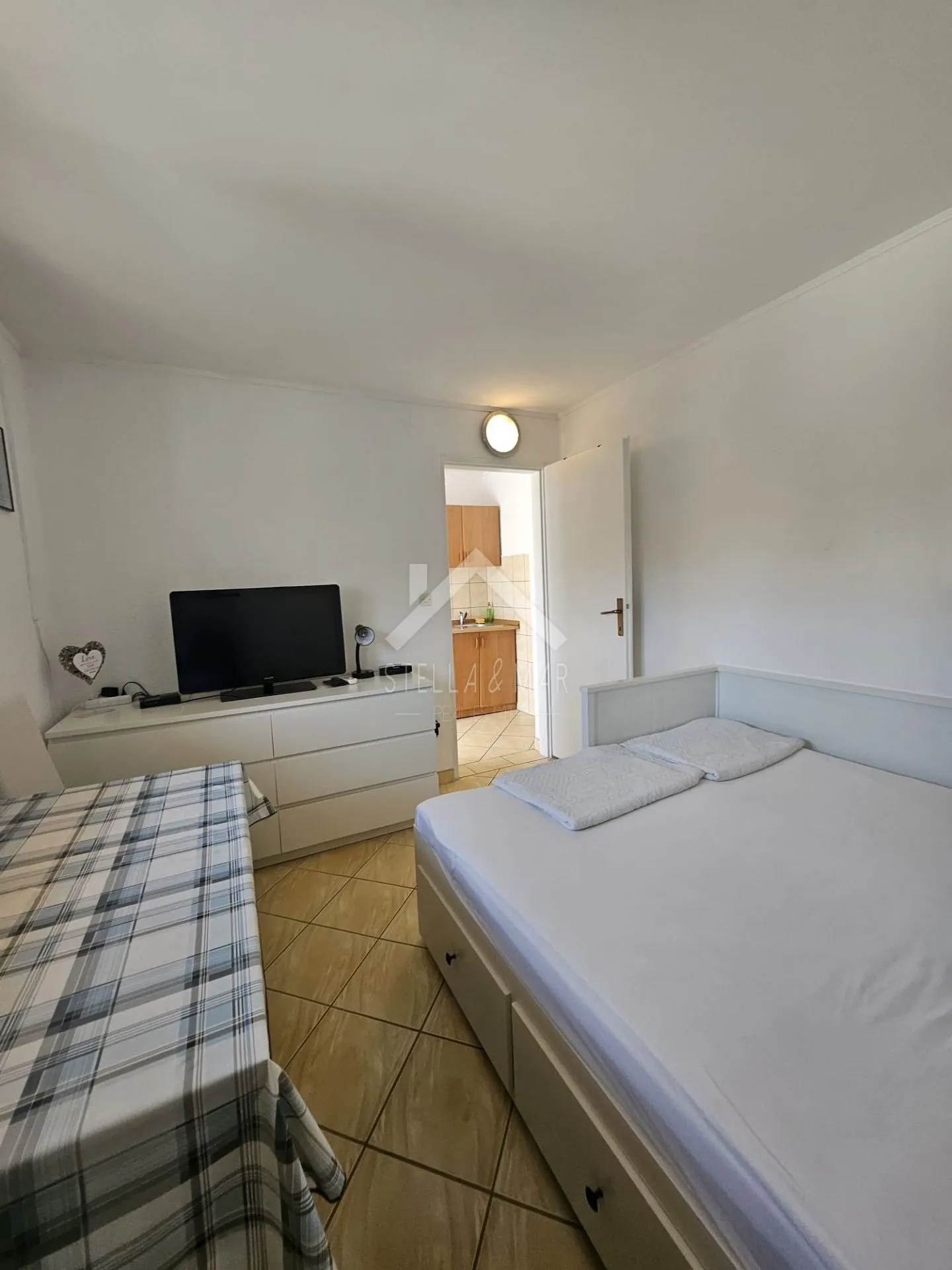 kuća sa 4 apartmana - vir - slika 19
