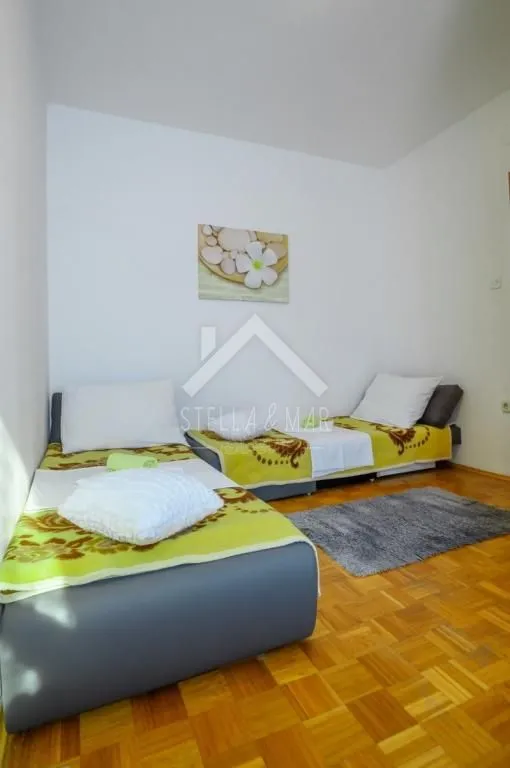 apartmanska kuća, velika okućnica 80m do mora - privlaka - slika 27
