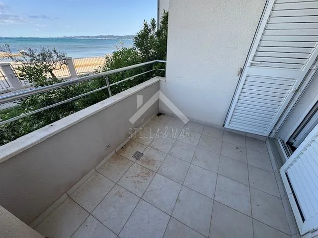 top lokacija!! apartman prvi red do mora - sukošan - slika 4