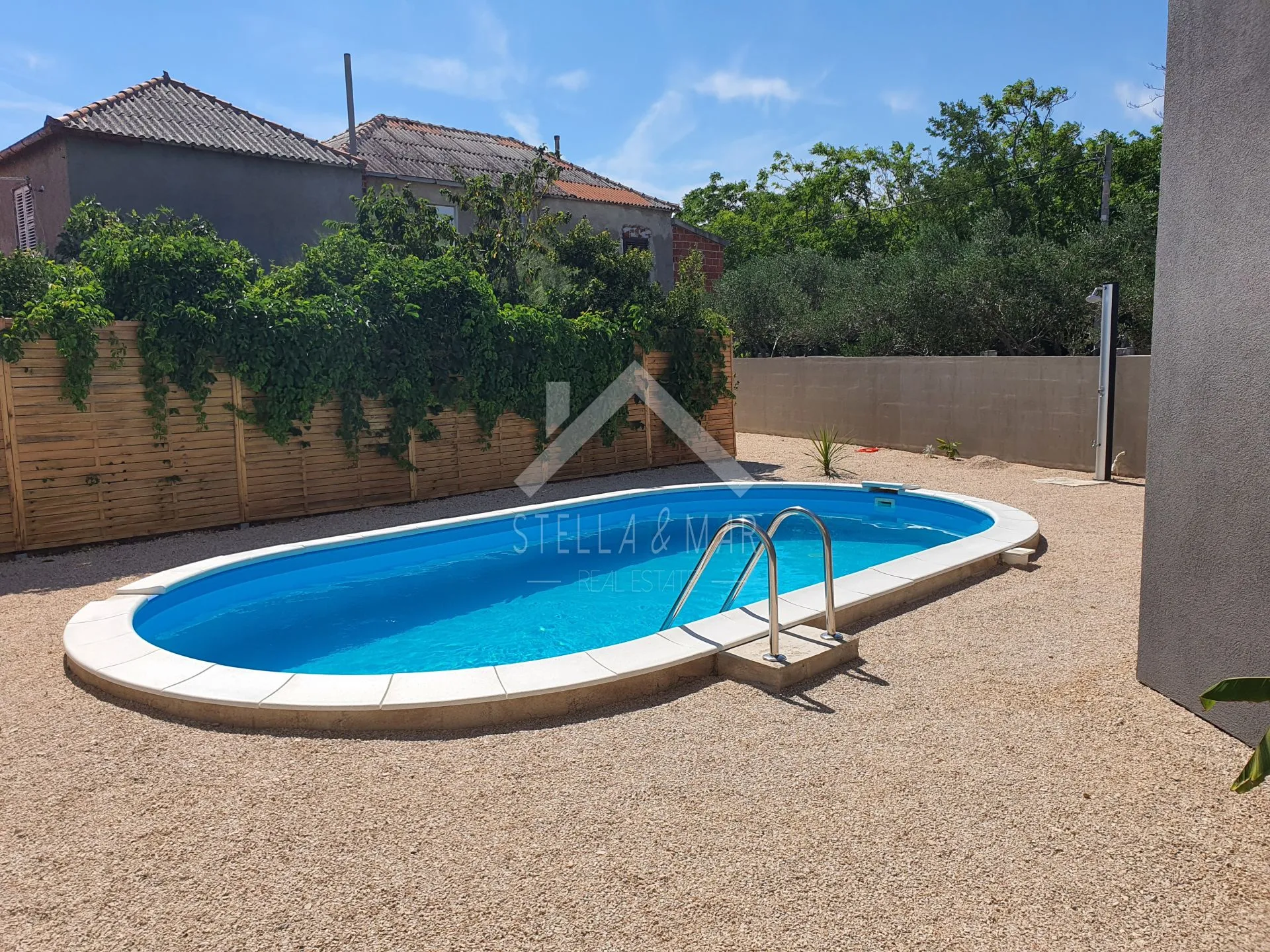 luksuzna vila sa bazenom - slika 4