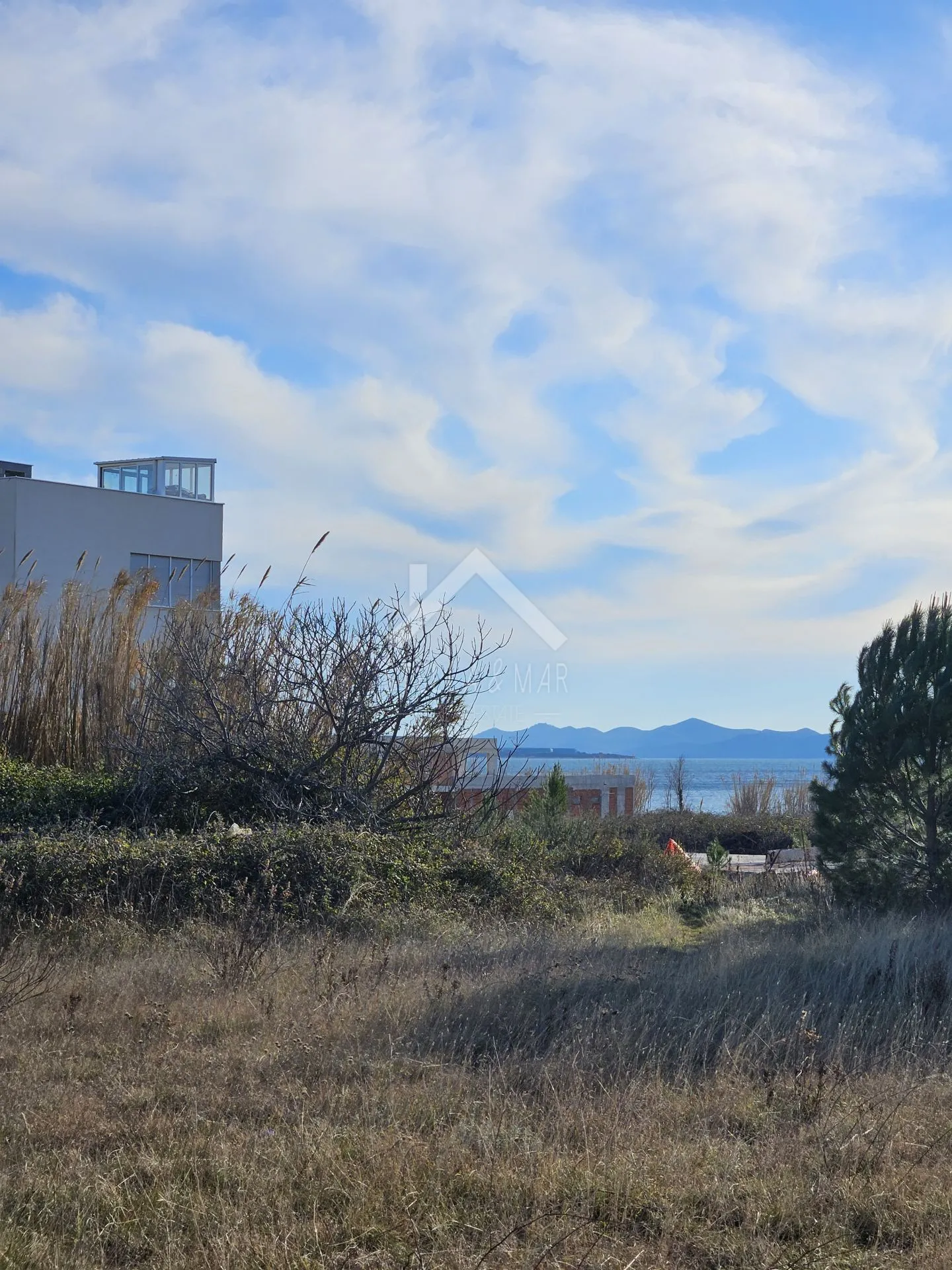 građevinsko zemljište 676m2 - privlaka - slika 2