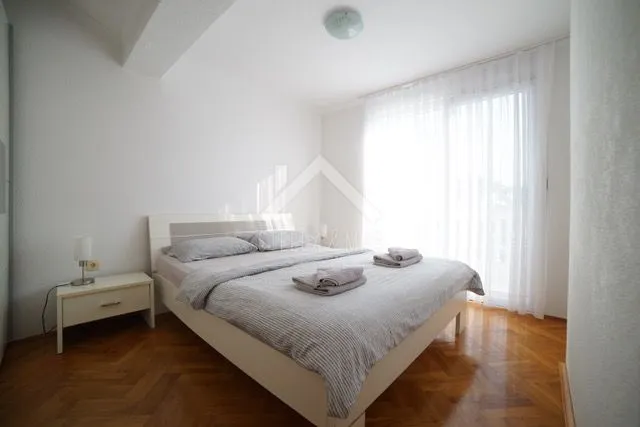 dvosobni apartman sa pogledom na more - kožino - slika 28