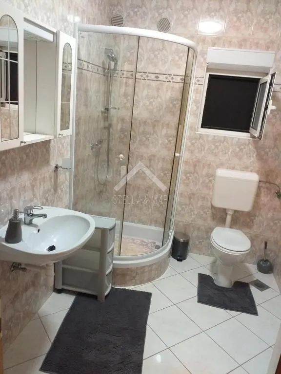 apartmanska kuća sa garažom i predivnom okućnicom - vir - slika 17
