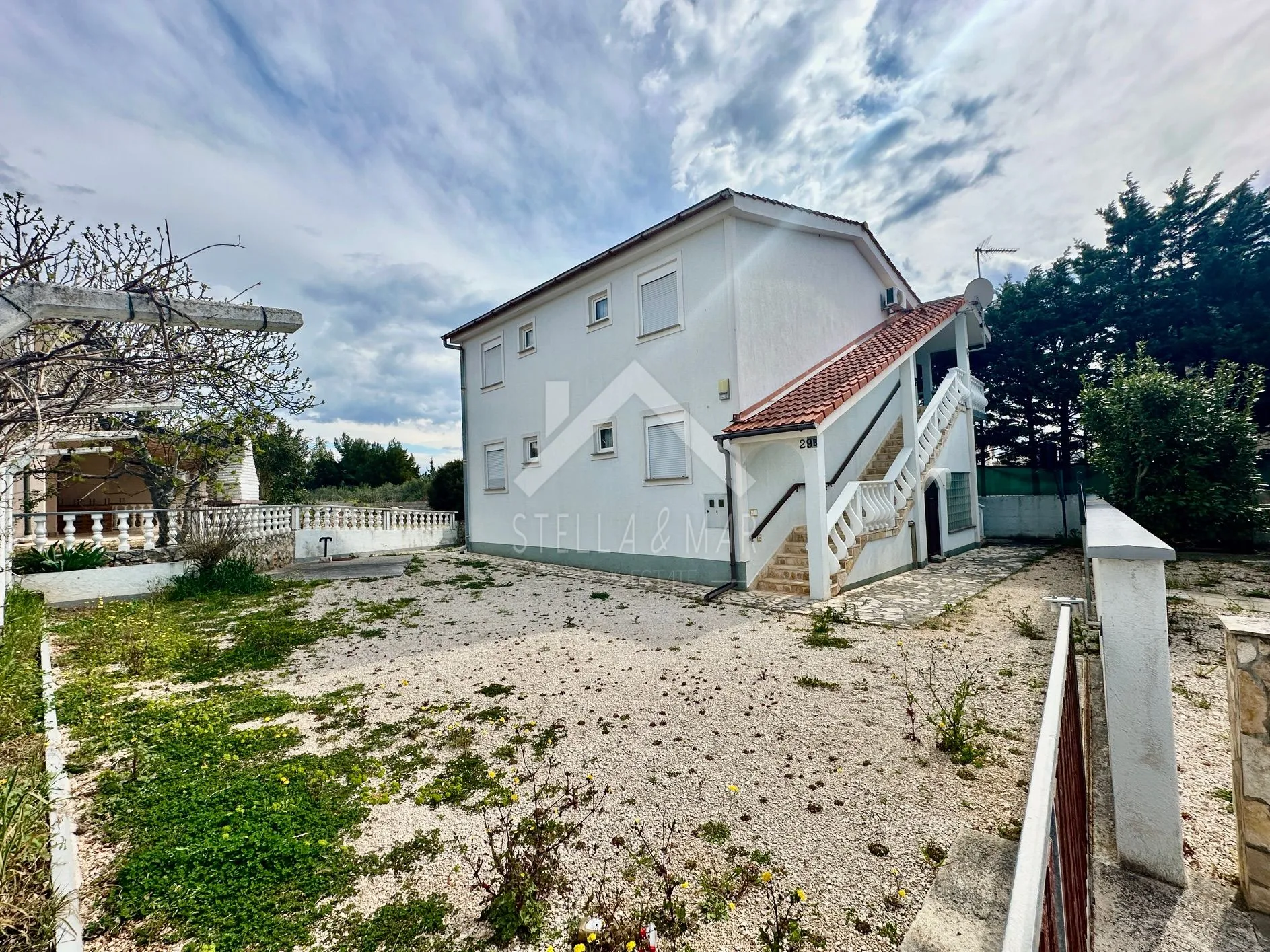 TOP LOKACIJA! Kuća sa 5 apartmana, Centar - Vir
