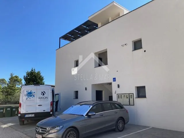 dvosobni apartman sa krovnom terasom - vir - slika 11