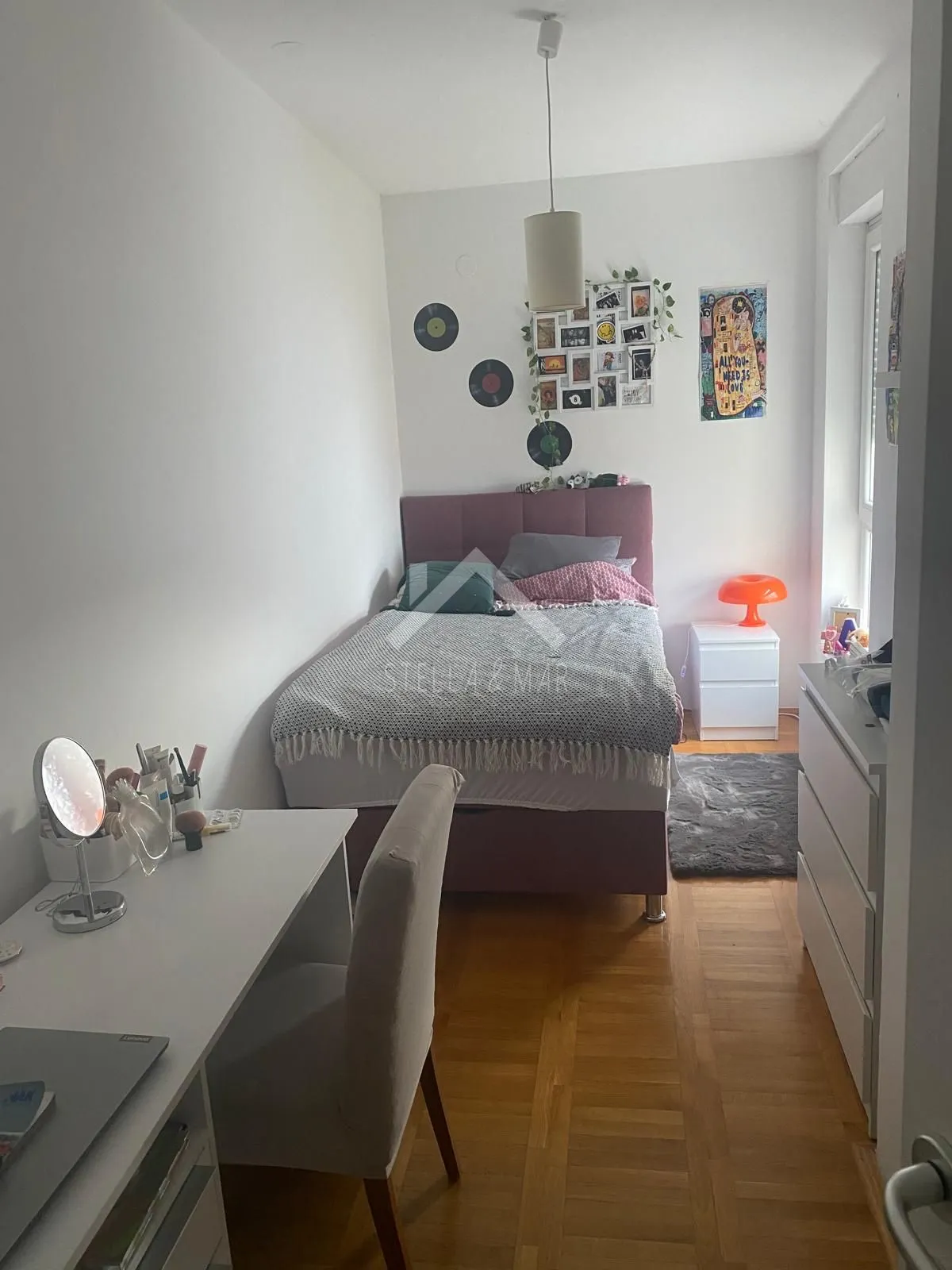 stan sa tri spavaće sobe, namješten, pogled - petrići, zadar - slika 13