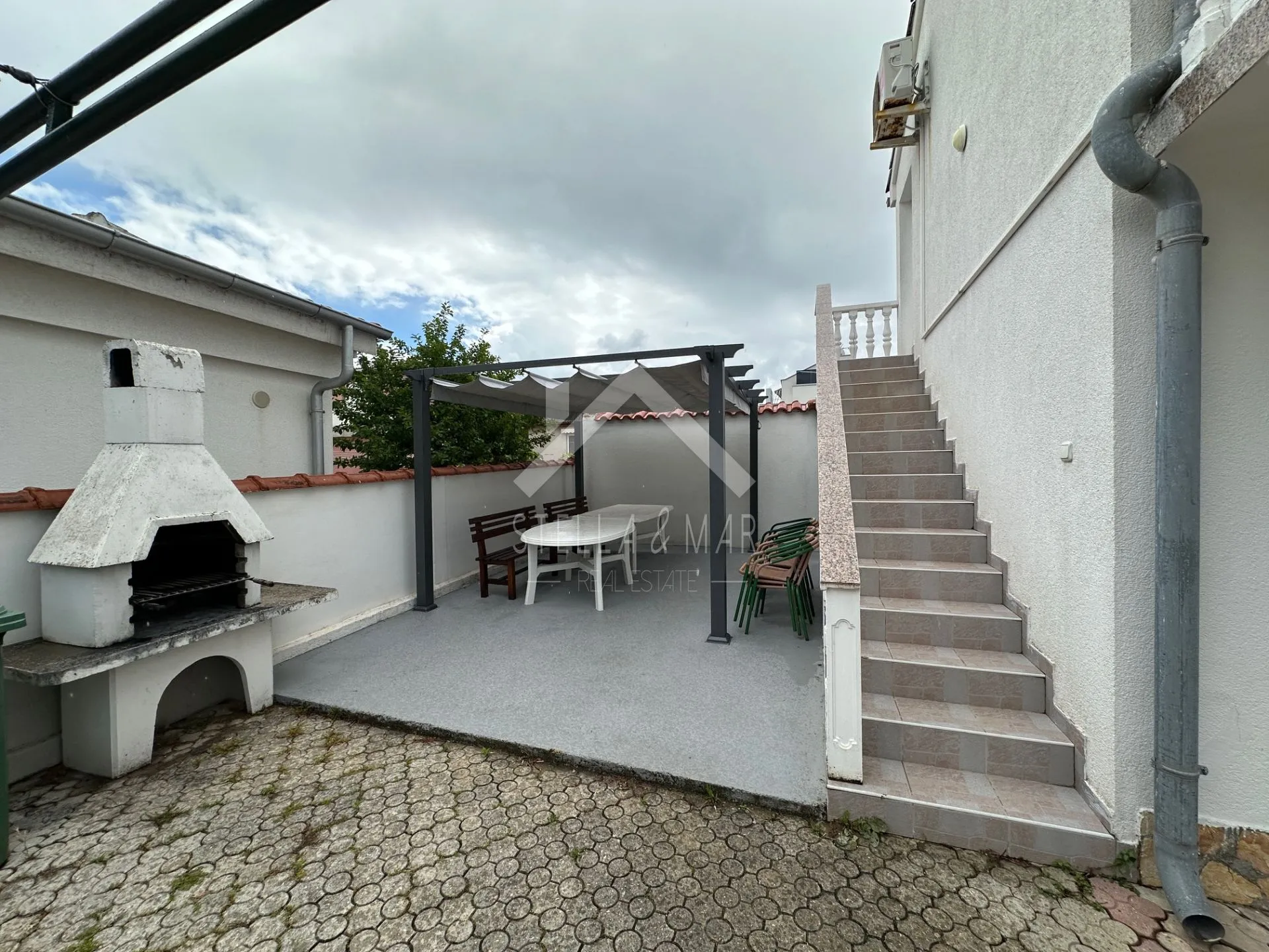 Jednosobni apartman sa garažom, blizina mora - Vir
