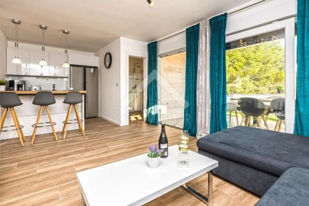 vila sa bazenom, dva apartmana - vir - slika 4